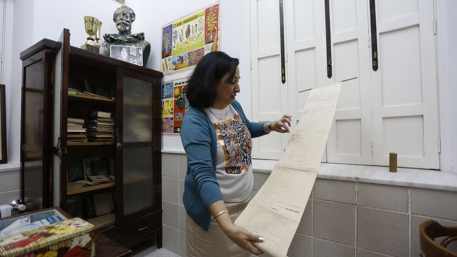 El museo del colegio conserva una copia del mobiliario que donó el Ayuntamiento a la escuela.