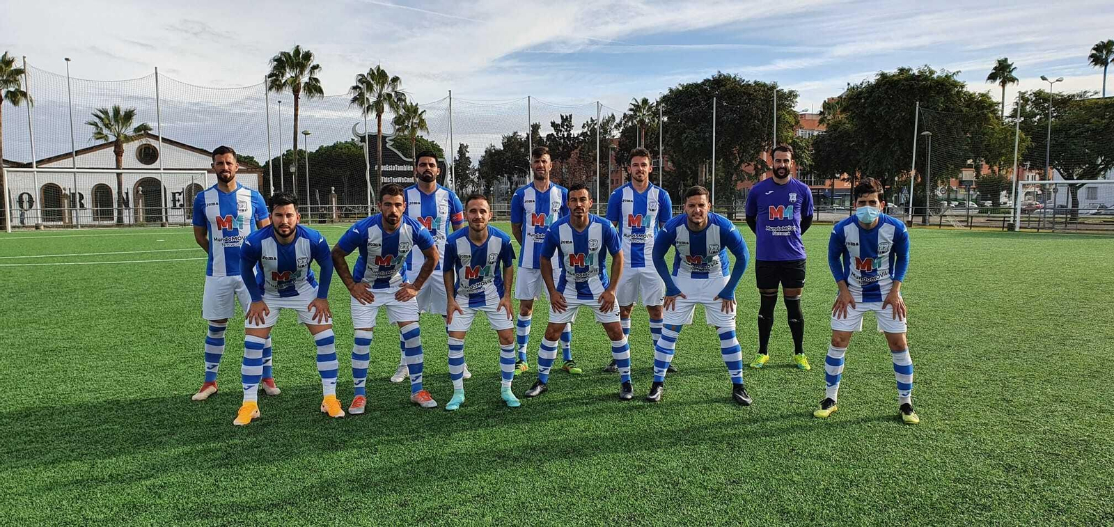 Formación inicial que ha presentado el Jerez Industrial en El Juncal.