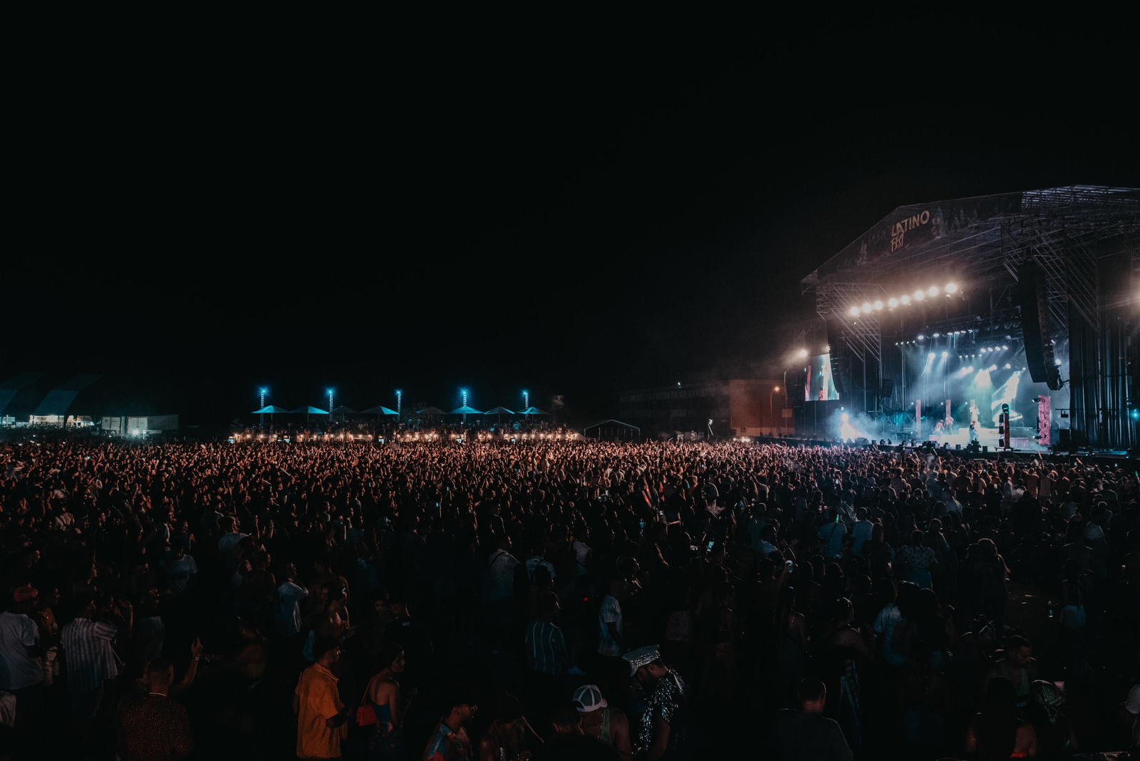 Una imagen del recinto del Puro Latino Fest, a rebosar de público.