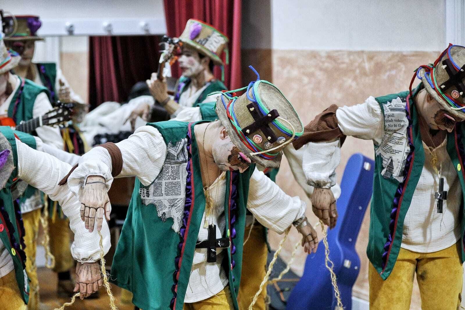 Comparsa 'Los manipulaos'