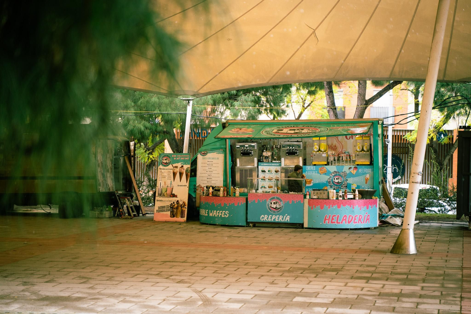 Imágenes del viernes 4 de abril en Huelva
