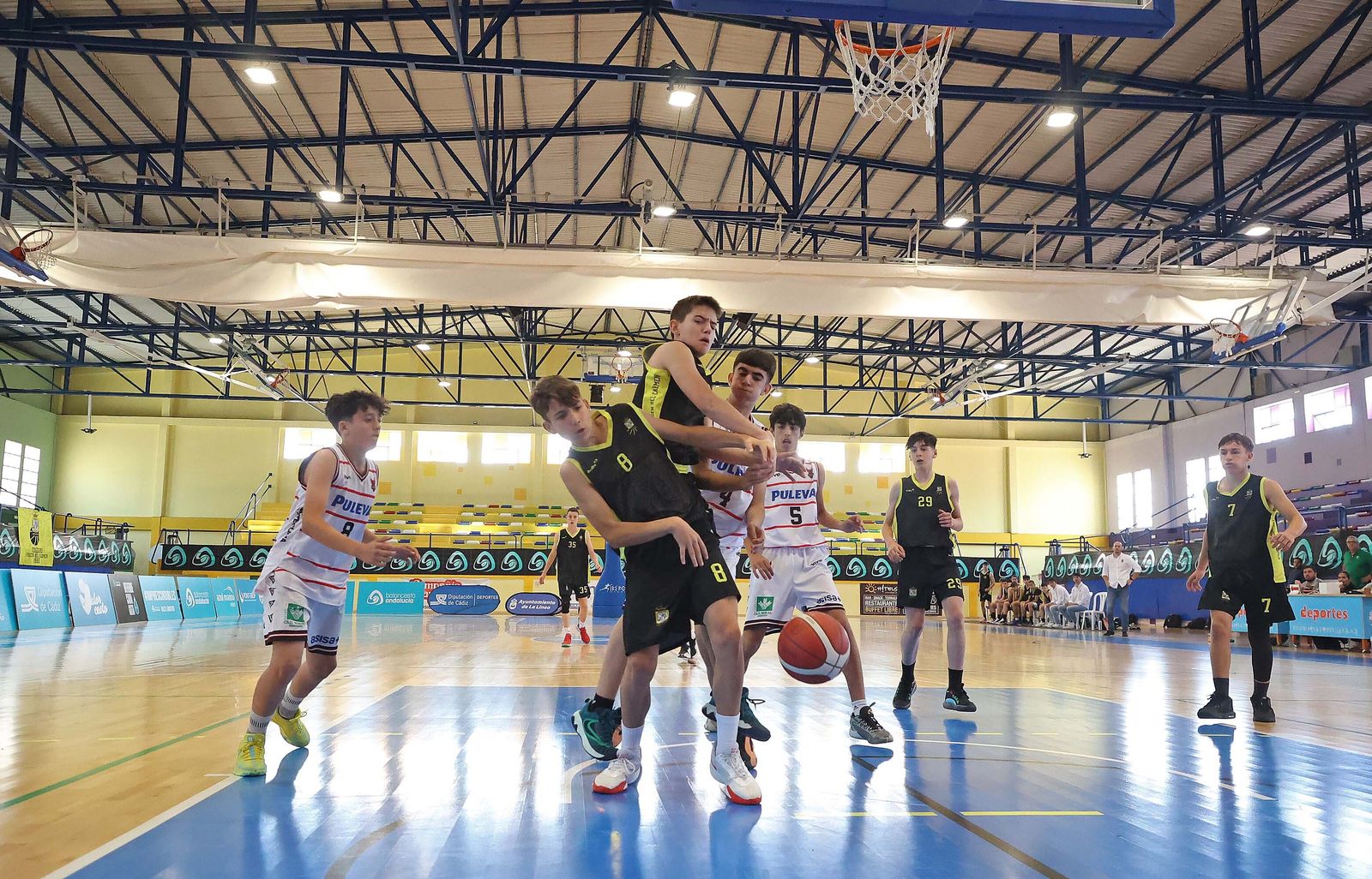 Imágenes de la jornada final del CADEBA infantil masculino de baloncesto en La Línea