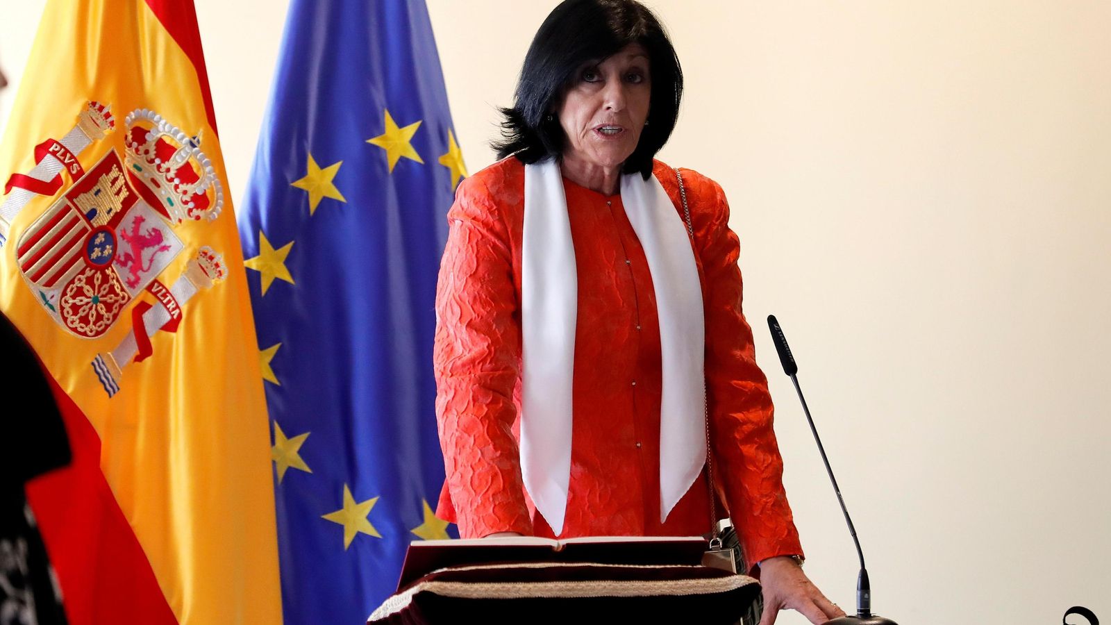 Toma de posesión de la secretaria de Estado de Defensa.