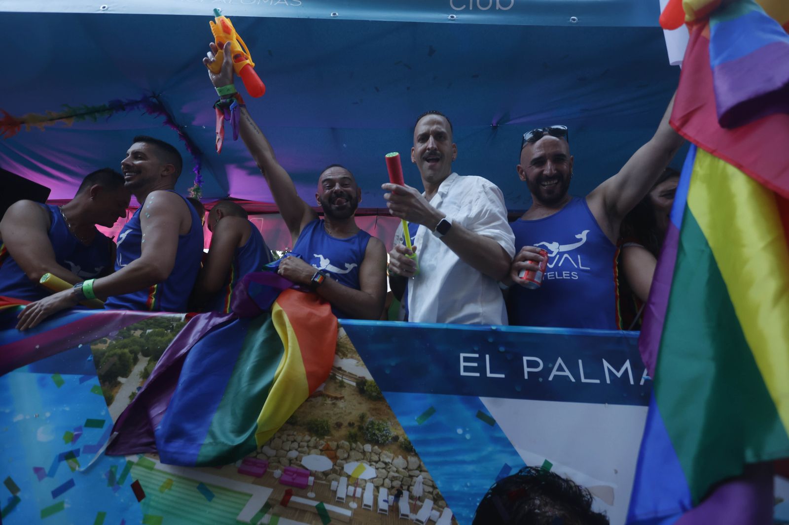 Las imágenes de la cabalgata del orgullo en Sevilla  2022