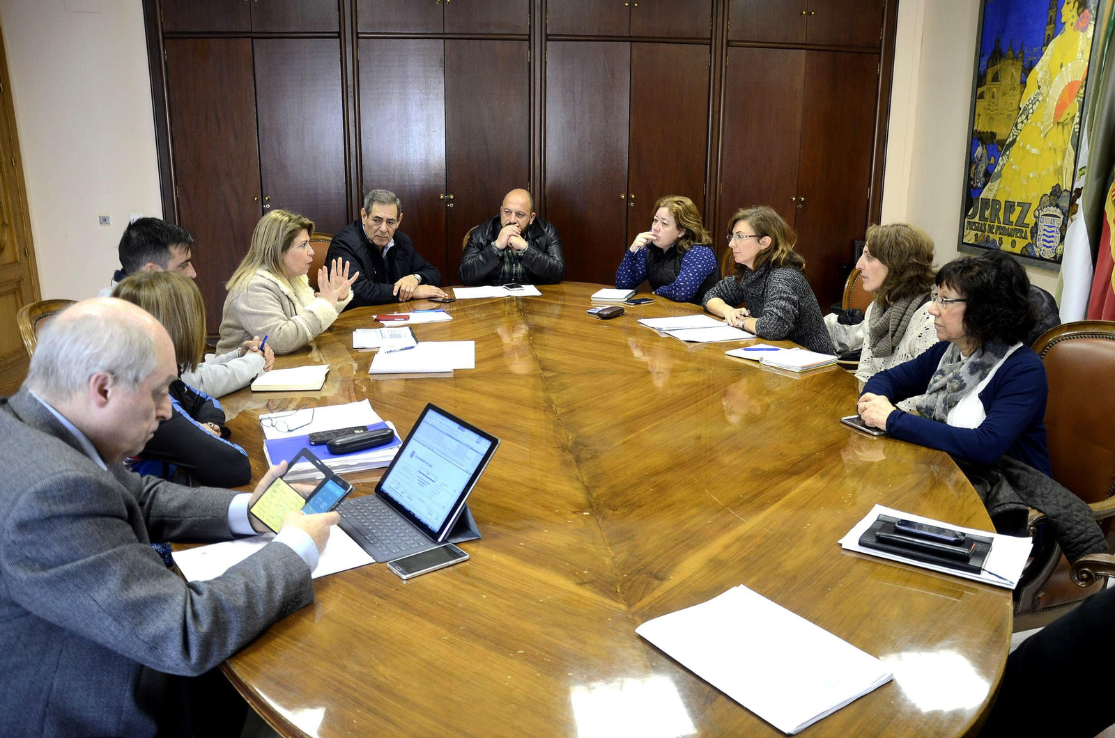 La alcaldesa Mamen Sánchez y los grupos de la oposición, durante el encuentro sobre los presupuestos.