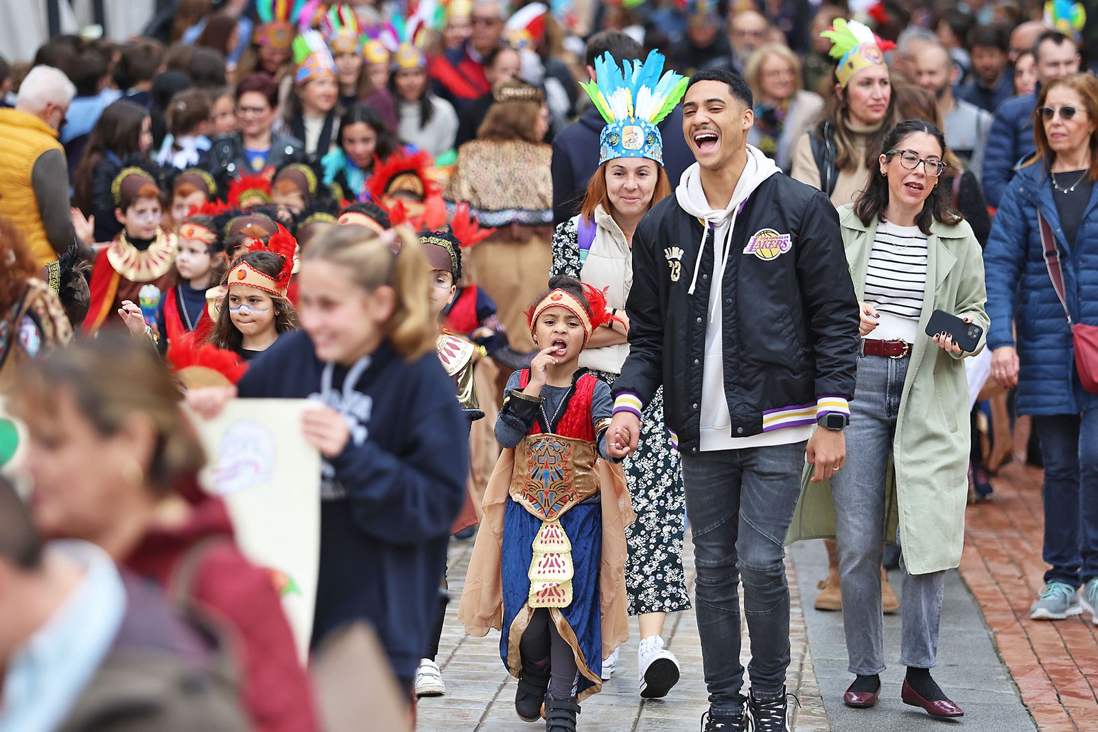 Imágenes del desfile “Un paseo por la historia”  de los niños del colegio Funcadia de Huelva