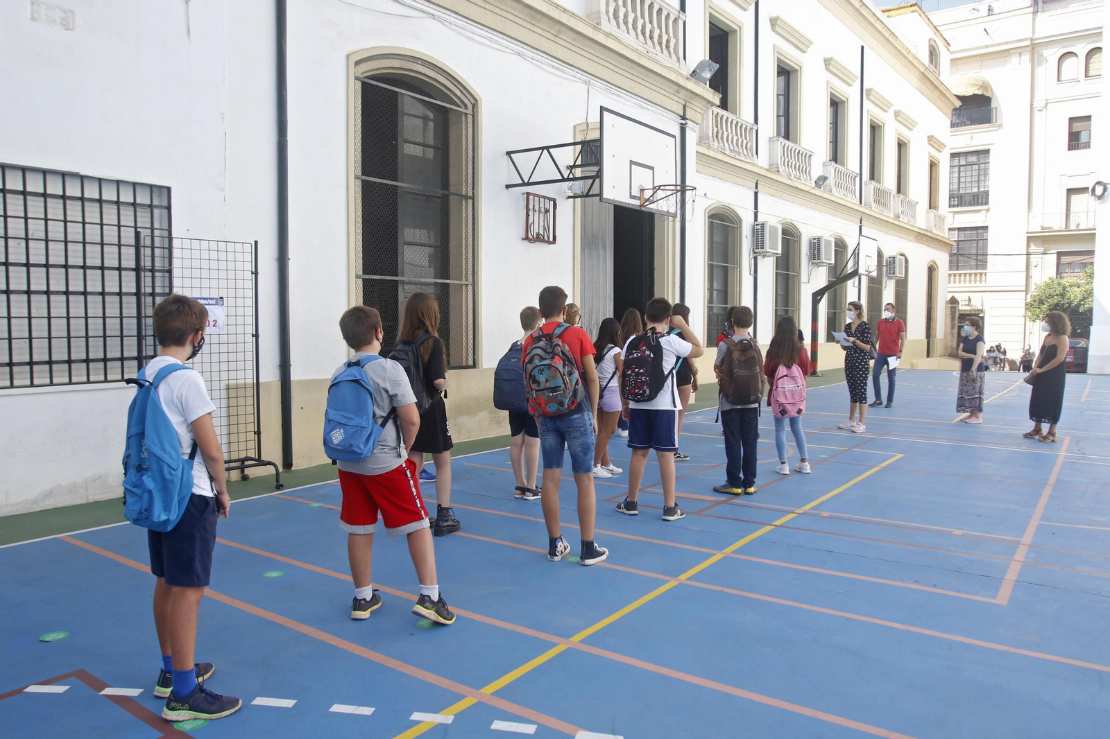 La vuelta al instituto en Córdoba en un curso marcado por el covid-19, en fotos