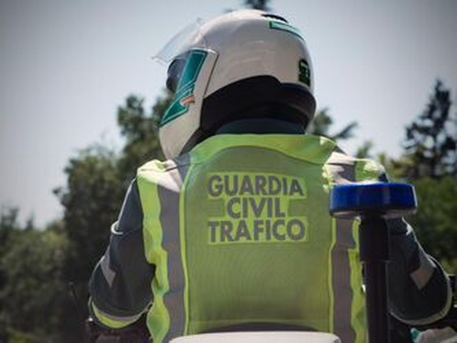 El vuelco de un camión obliga a cortar la A-92 dirección Granada