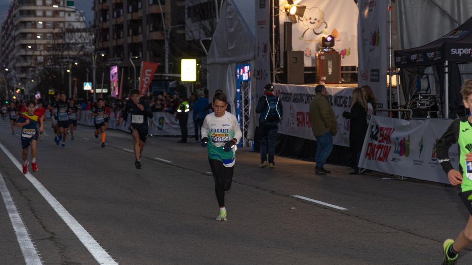 En imágenes: Las promesas del atletismo brillan en la Carrera Infantil de San Antón 2025