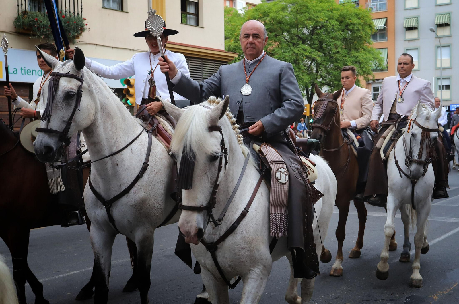 Imágenes de Emigrantes en la Comandancia de la Guardia Civil