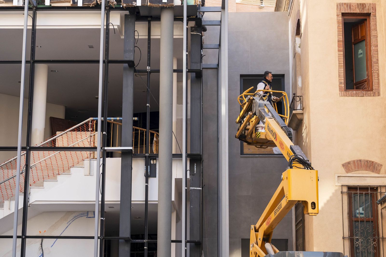 Fotogalería de las obras del Preventorio: el jardín vertical, protagonista de la rehabilitación