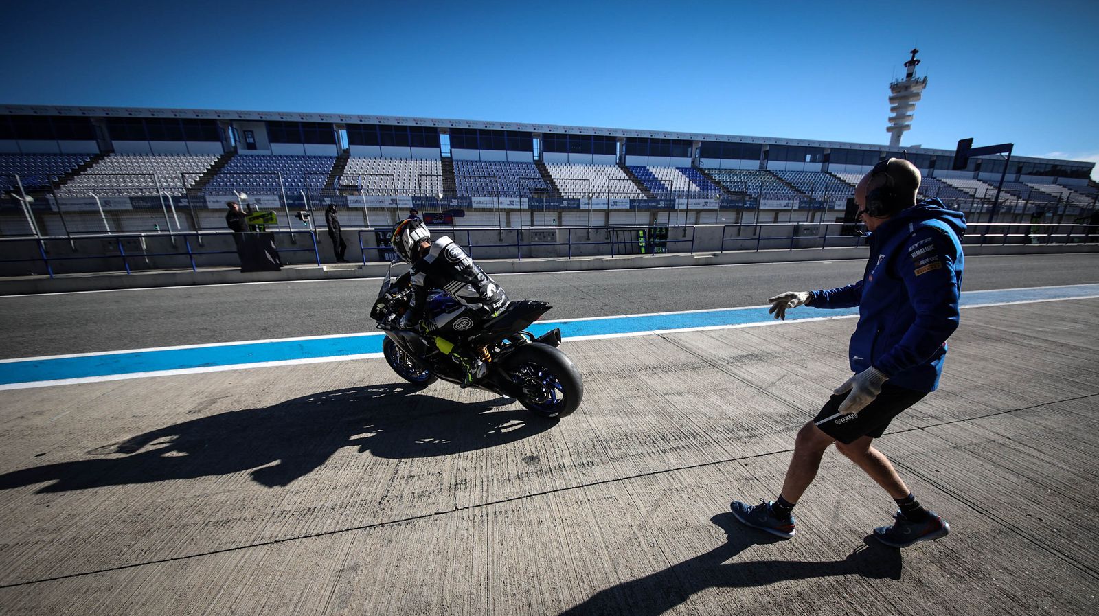 Álvaro Bautista estrena su numero 1 en las pruebas de SBK en Jerez