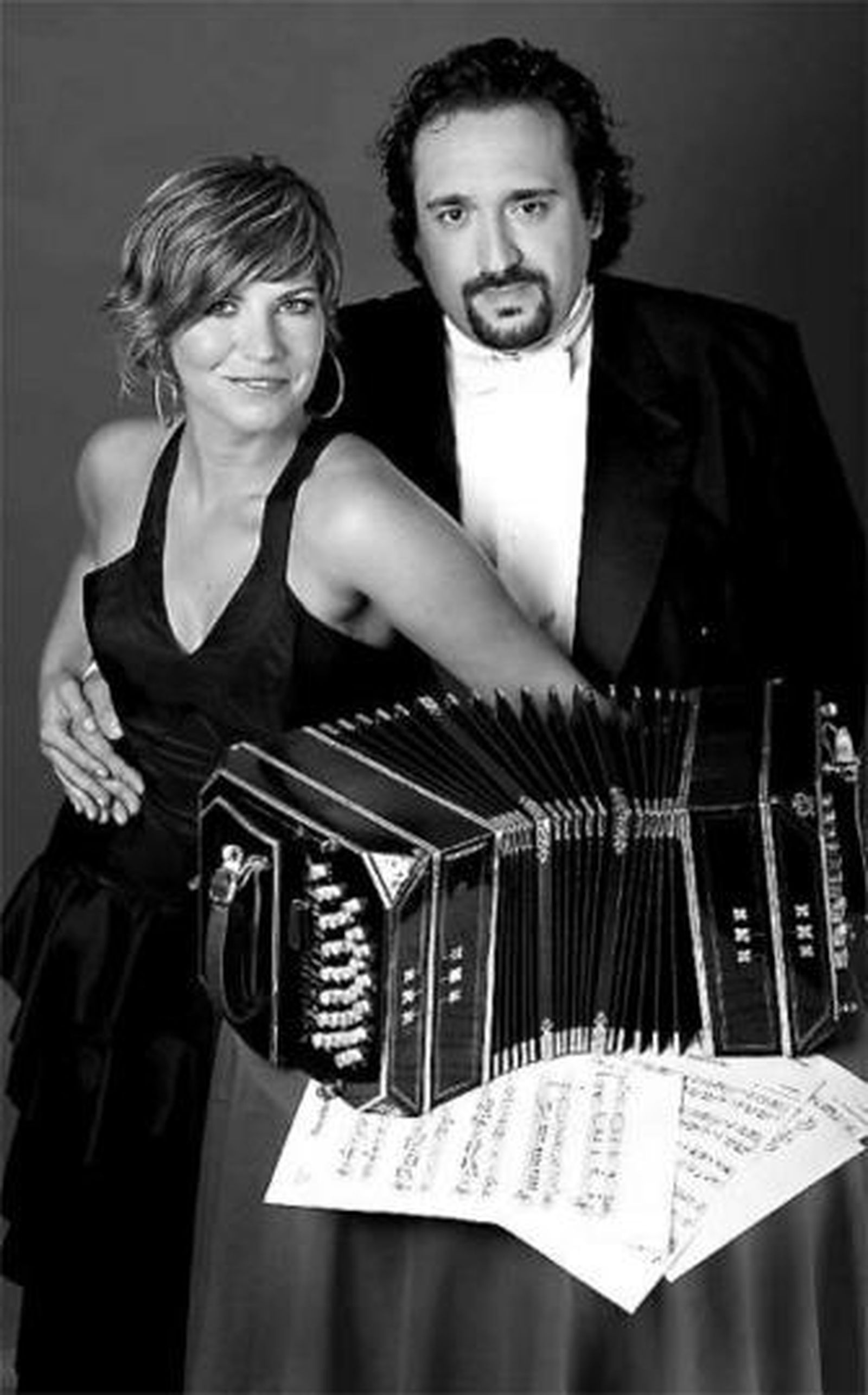 Pasión Vega junto al tenor José Manuel Zapata.