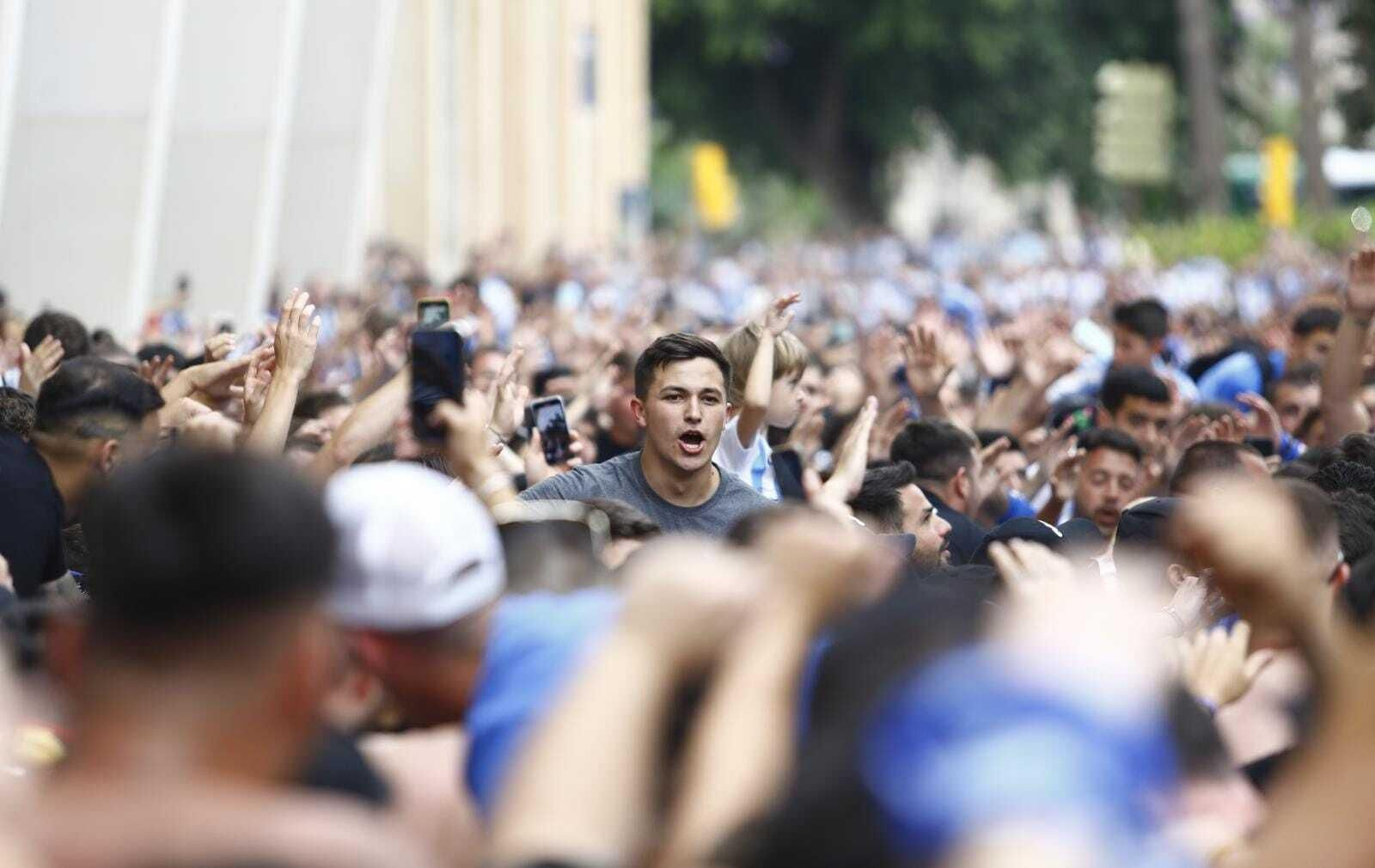 Las fotos del recibimiento de la afición antes del Málaga CF-Burgos Las fotos del recibimiento de la afición antes del Málaga CF-Burgos