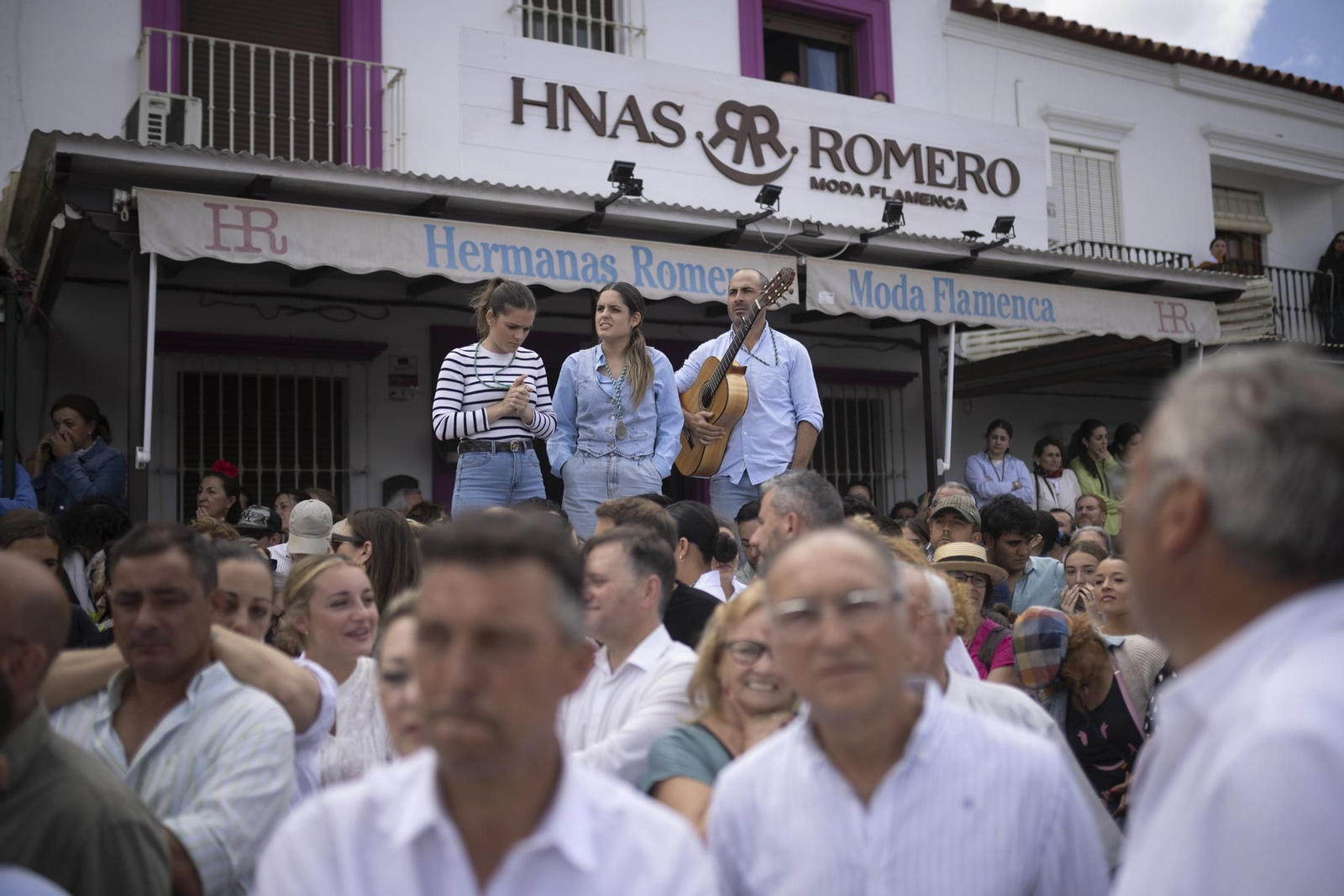 Las mejores imágenes de la procesión de la Virgen del Rocío en la aldea