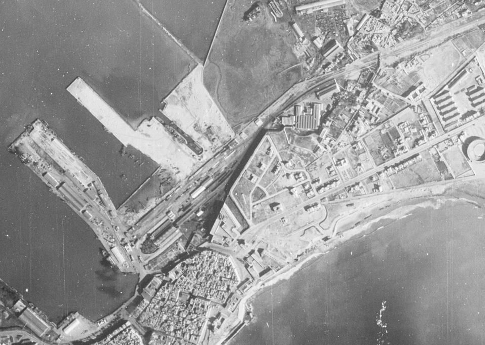 Cádiz 1946. Las impactantes imágenes aéreas de la ciudad un año antes de la Explosión de 1947