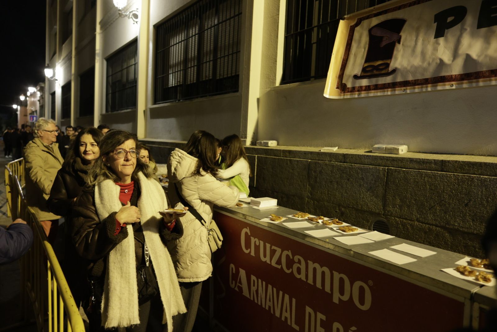 Las imágenes de la Pestiñada populatr del Carnaval de Cádiz 2026