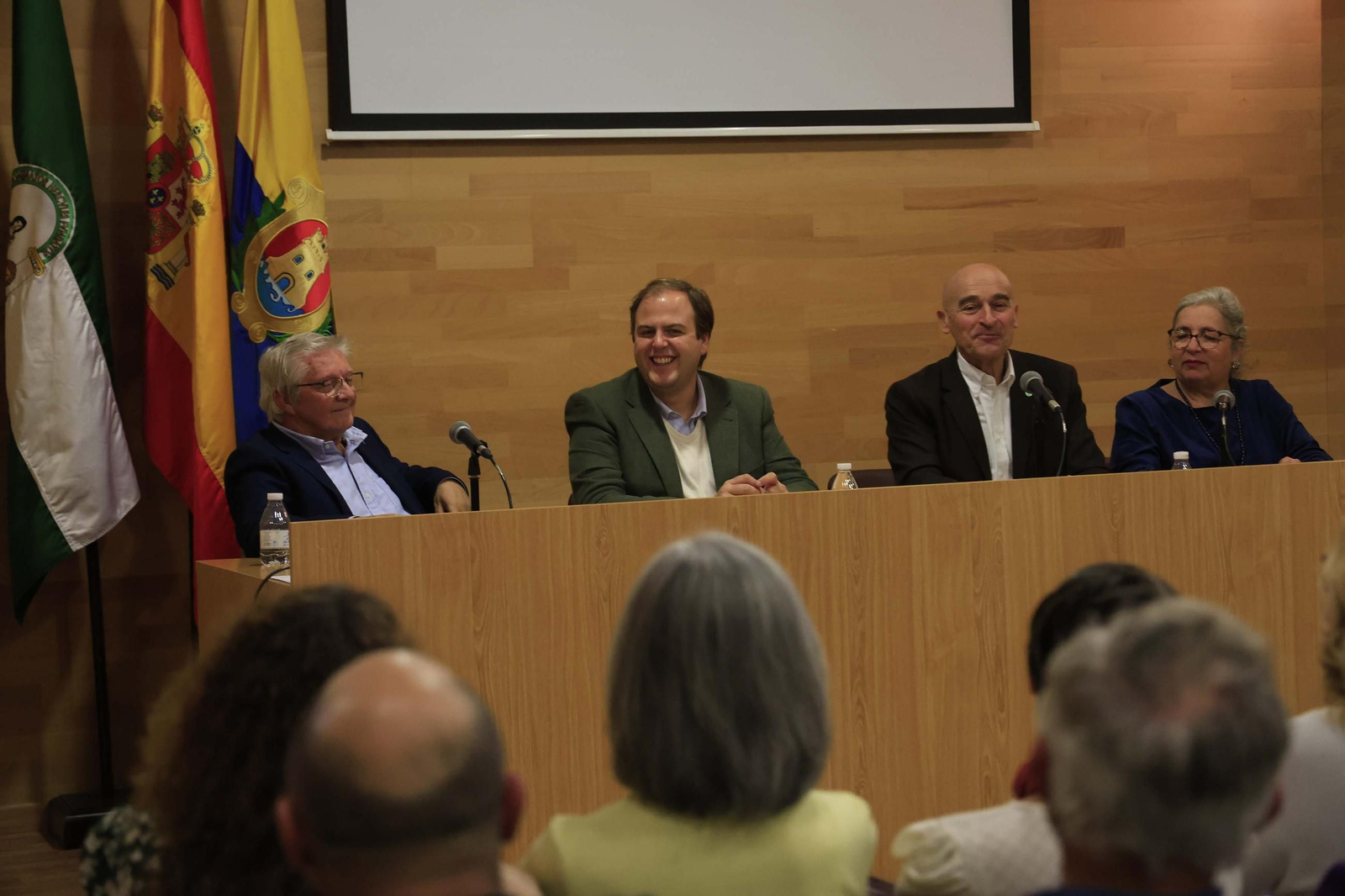 Las fotos de la presentación del libro de Ángel Sáez 'Como el viento de Levante'