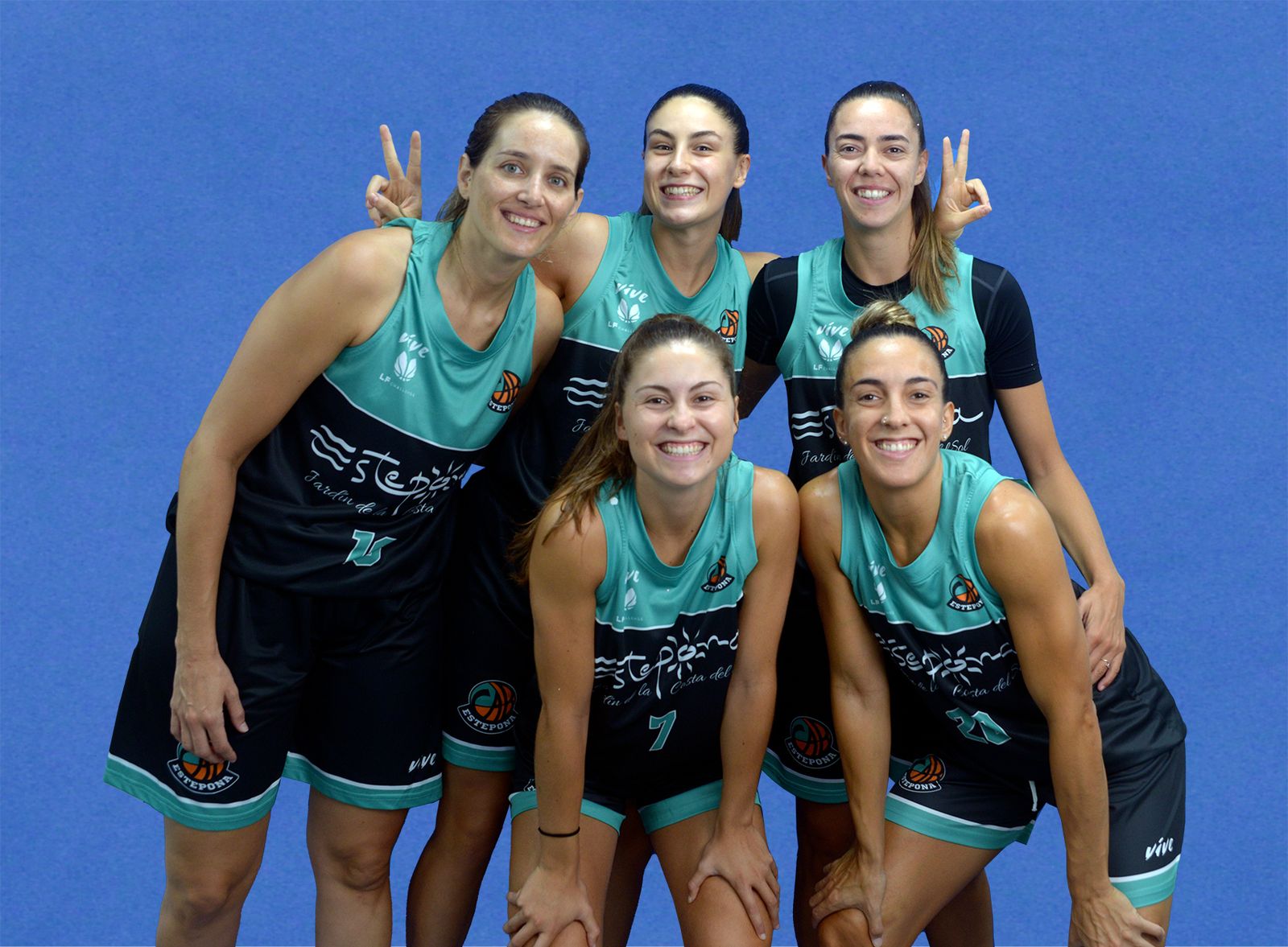 Varias jugadoras del CAB Estepona.