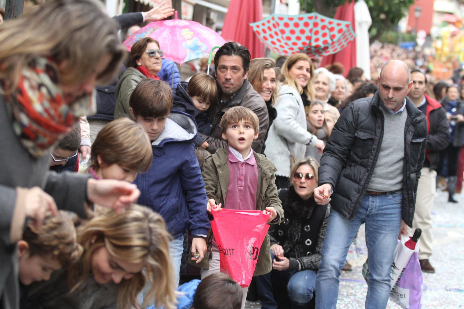 Cabalgata de los Reyes Magos 2018: Melchor, Gaspar y Baltazar adelantan su salida para llenar de ilusión las calles de Huelva