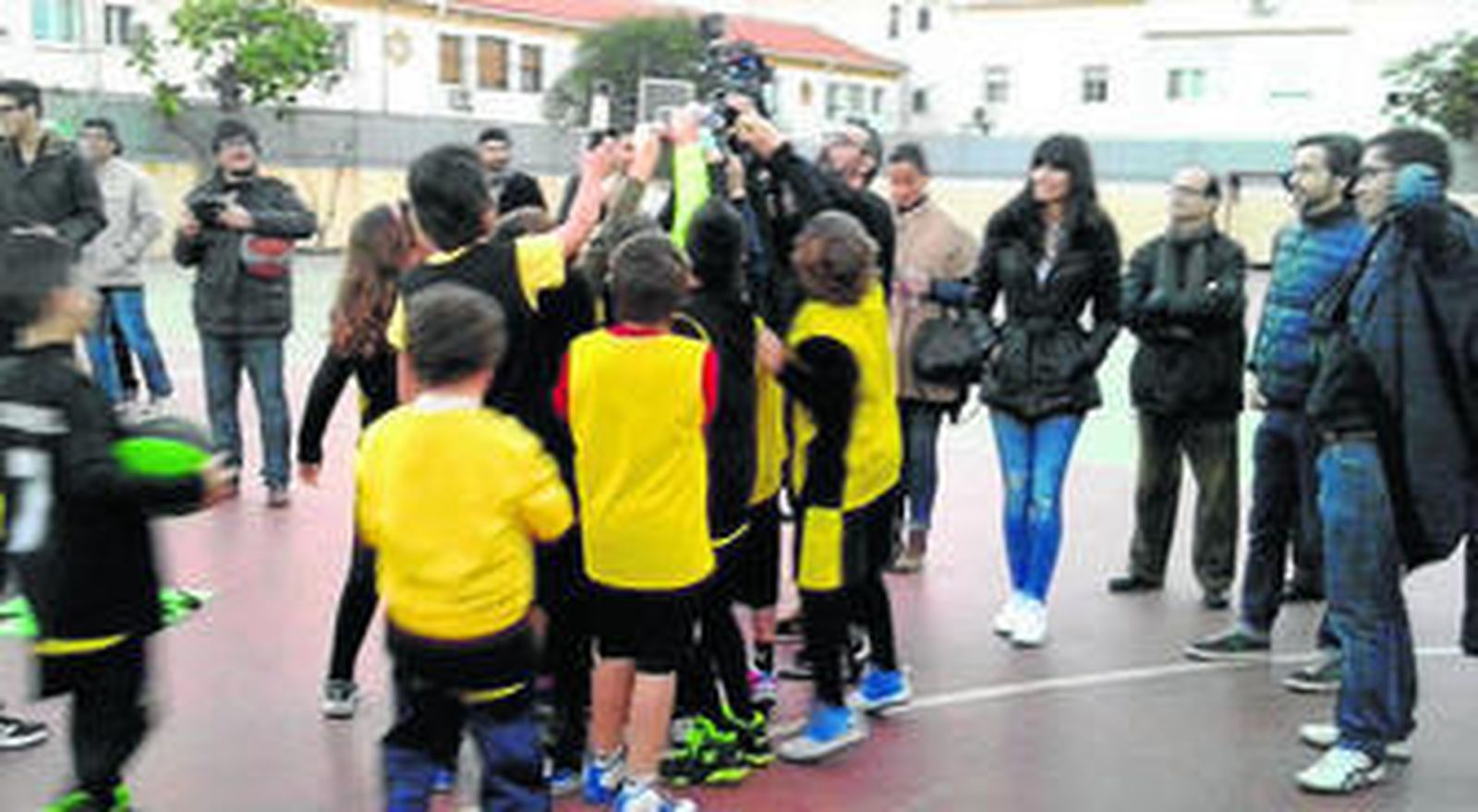 Imagen de los niños del Ciudad de Melilla durante la grabación del vídeo.