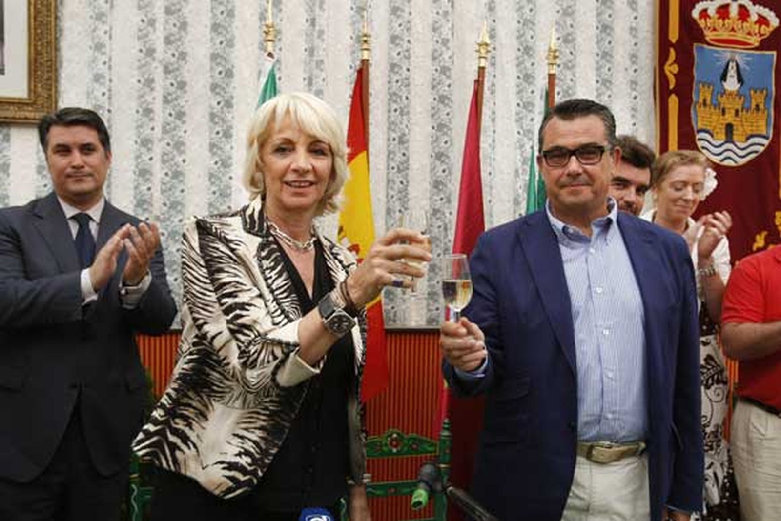 La alcaldesa de Cádiz, Teófila Martínez, junto al alcalde de El Puerto, Enrique Moresco

Foto: Fito Carreto