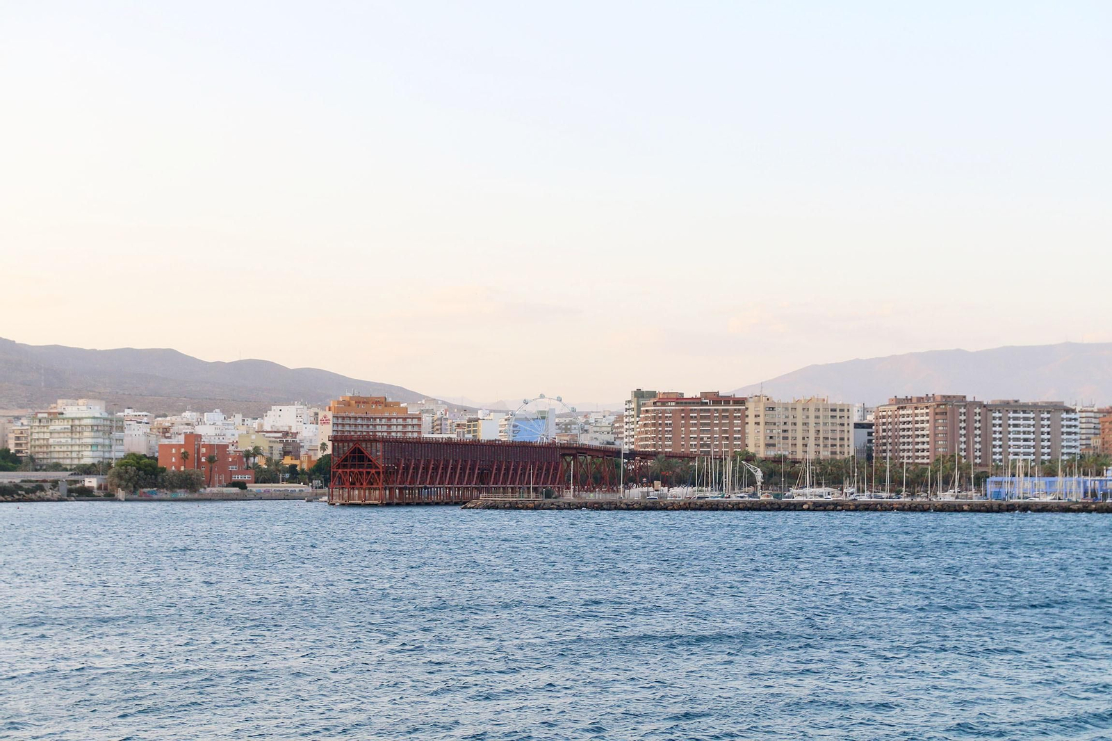 Vista desde el faro del Puerto de Almería