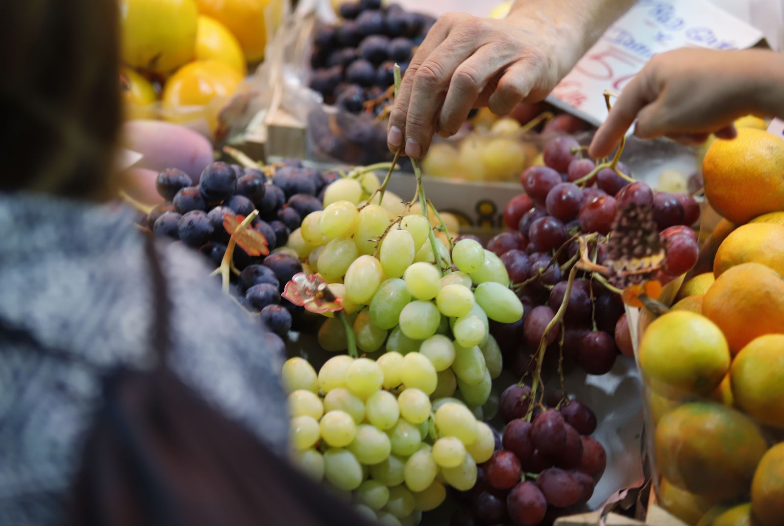 Imagen de archivo de un puesto en el Mercado del Carmen.