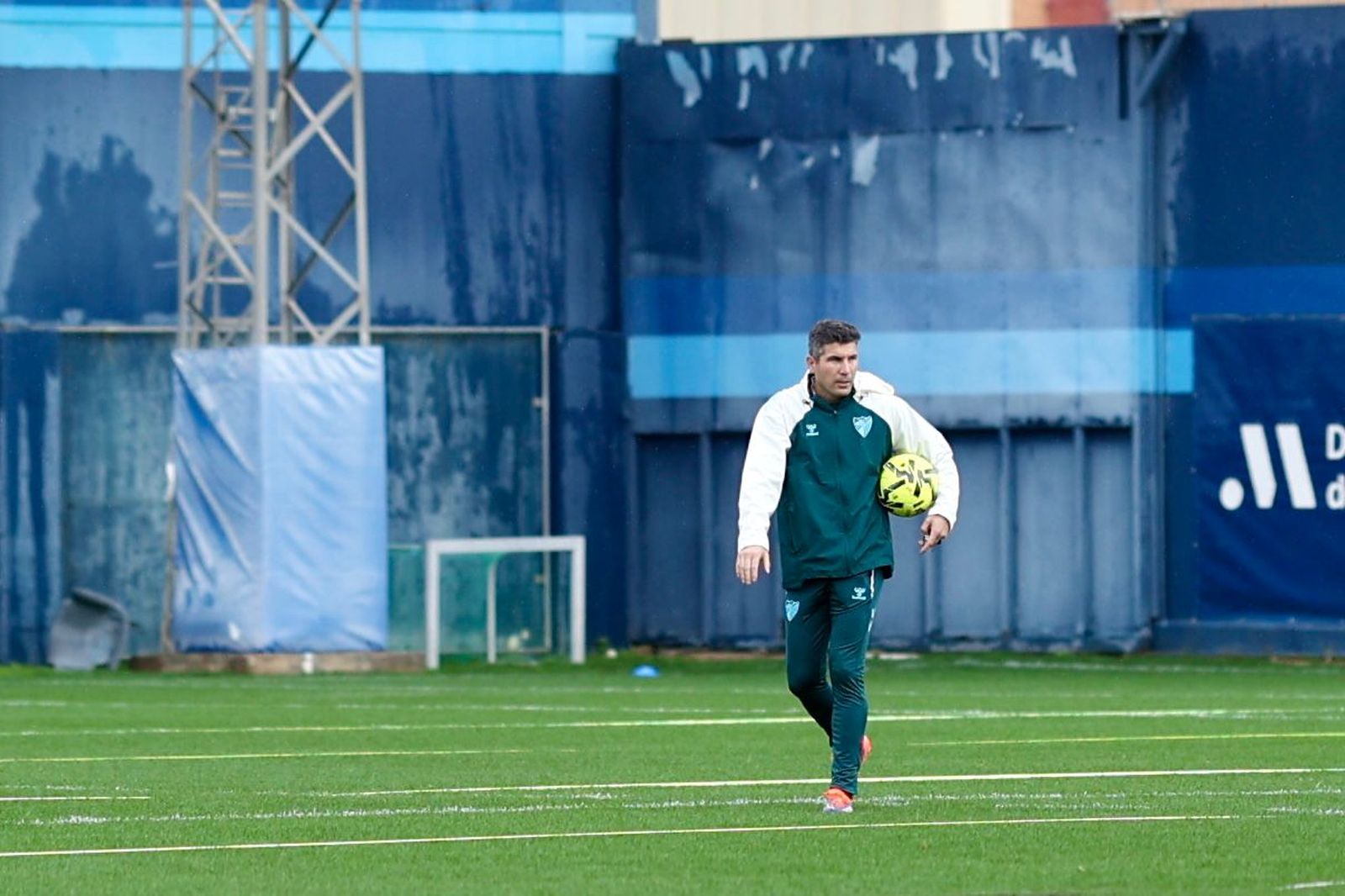 El Málaga CF ya juega el partido ante la Cultural Leonesa
