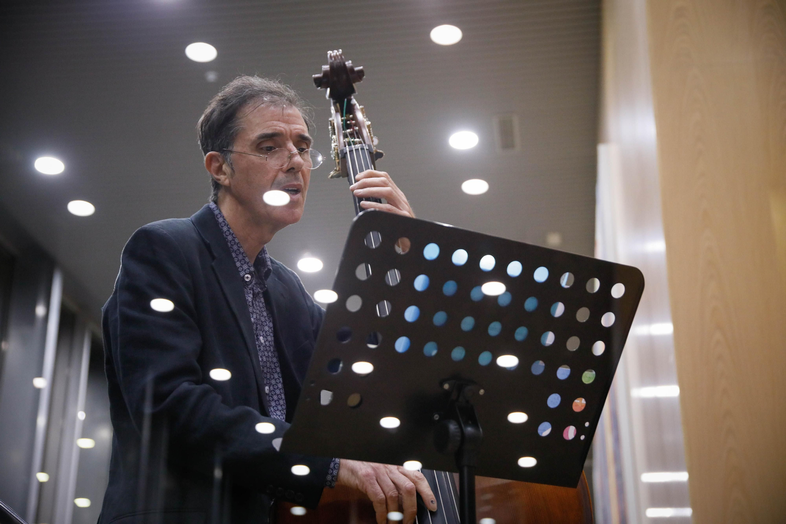 Imágenes del acto de reconocimiento a antiguos alumnos y amigos de honor en la UAL