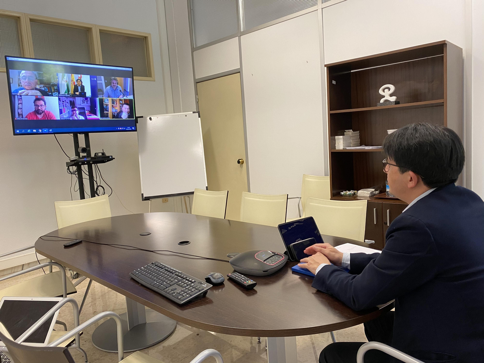 El diputado de Cultura, Manuel Guzmán durante el encuentro telemático.