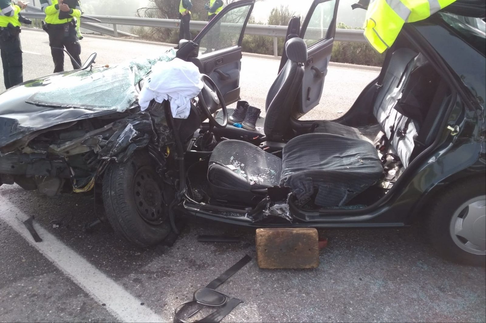 Estado en que quedó uno de los turismos siniestrados.