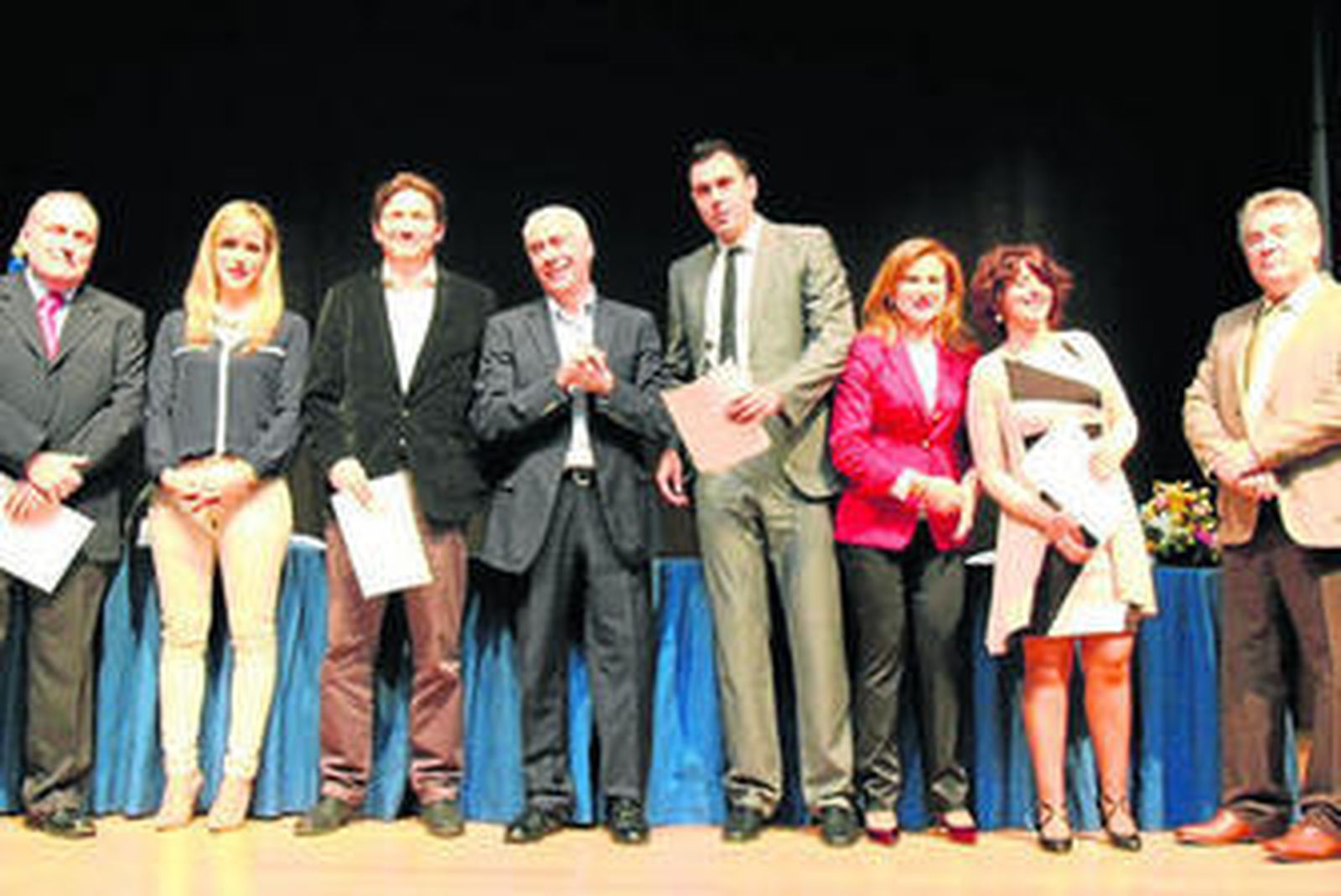 El consejero Alonso con algunos de los inspectores.