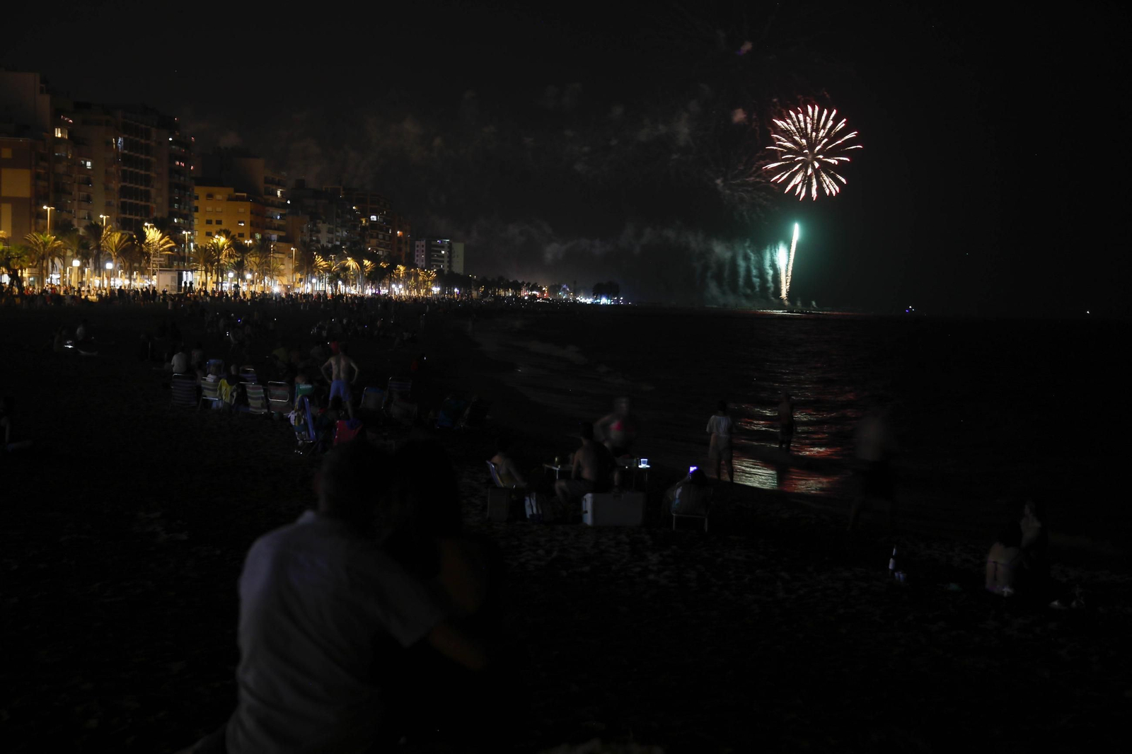 Las mejores imágenes de los fuegos artificiales de la feria de Almeria