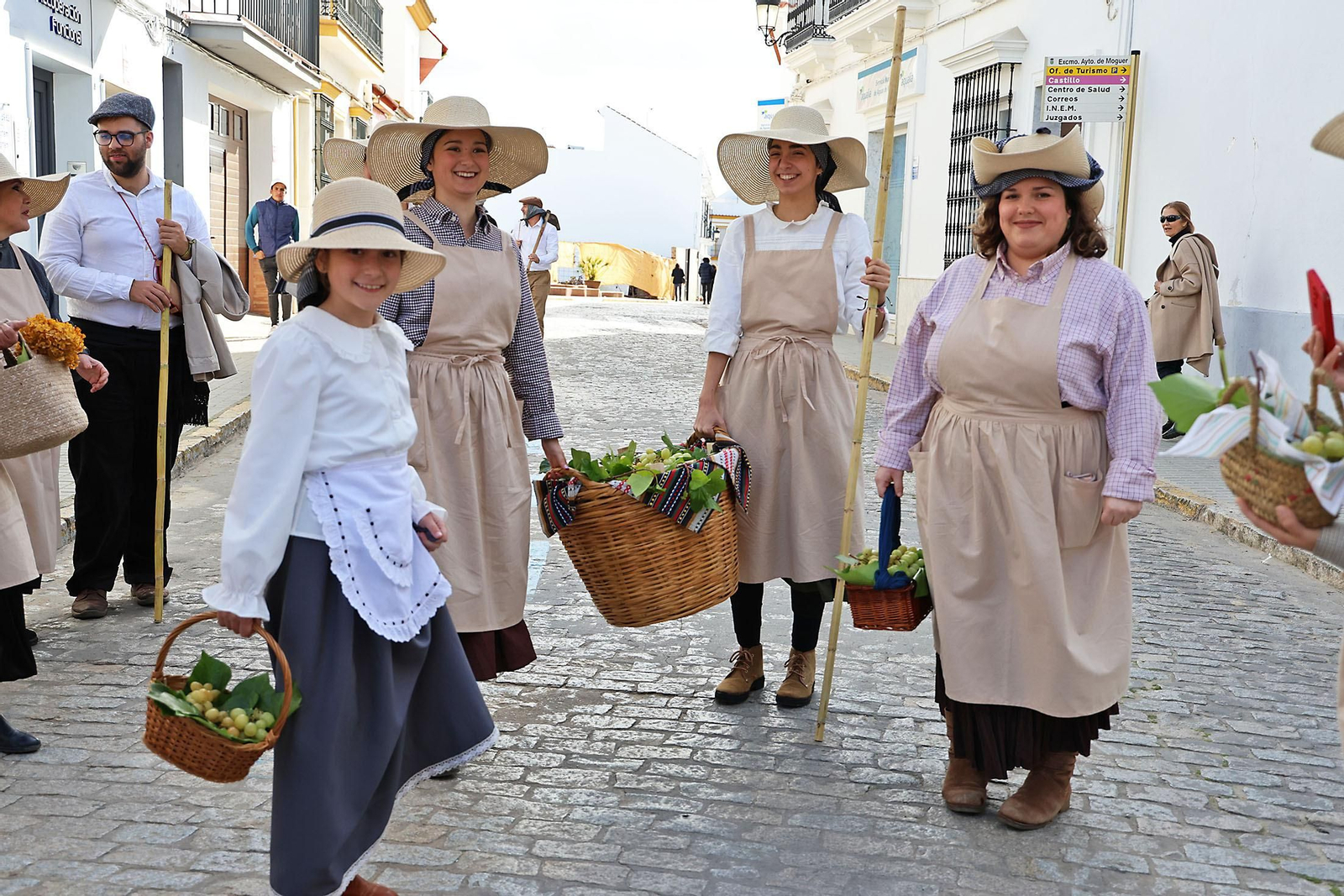 Imágenes del ambiente en la Feria de Época 1900 de Moguer