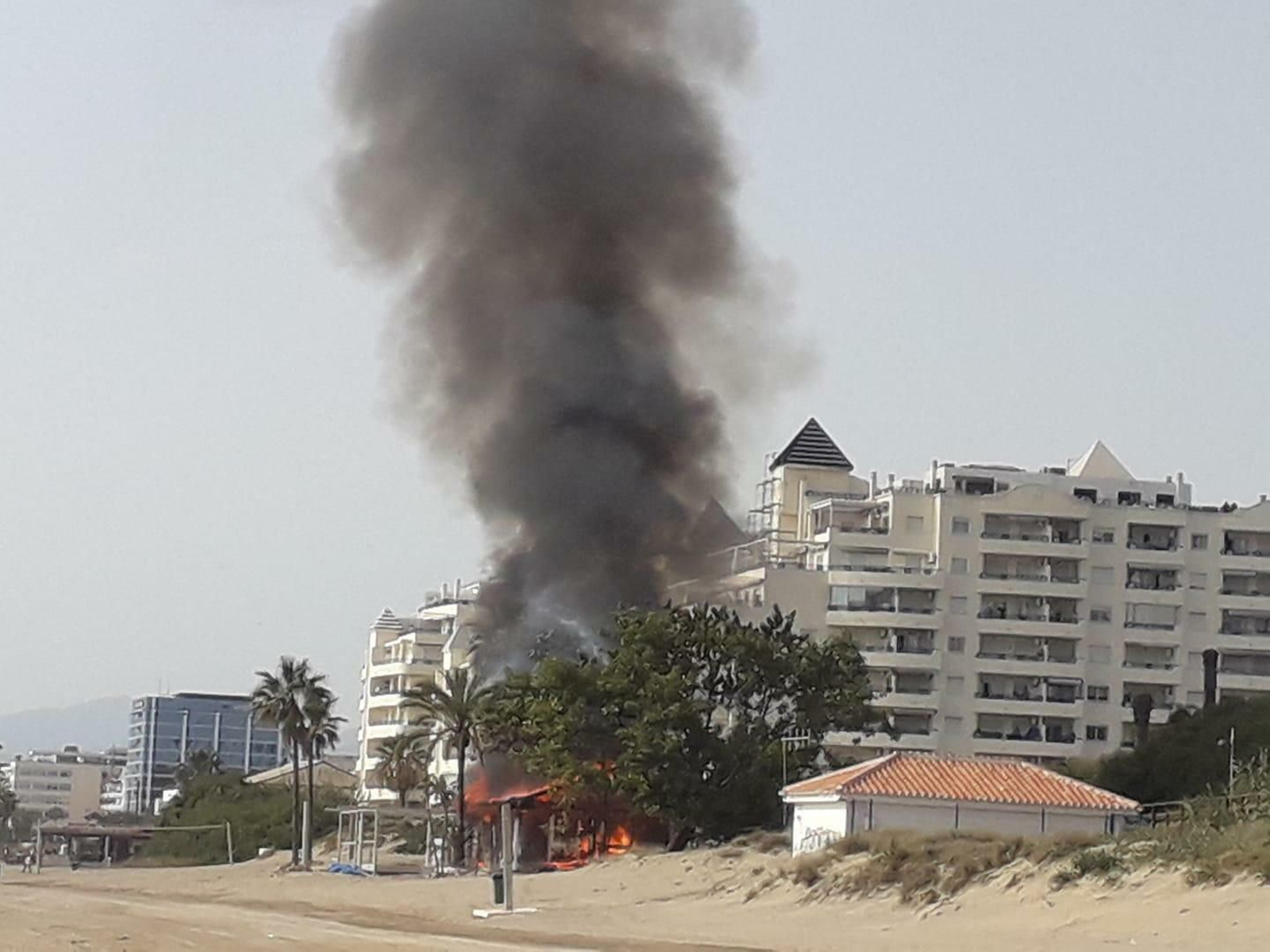 Incendio del segundo chiringuito en Marbella en una semana.
