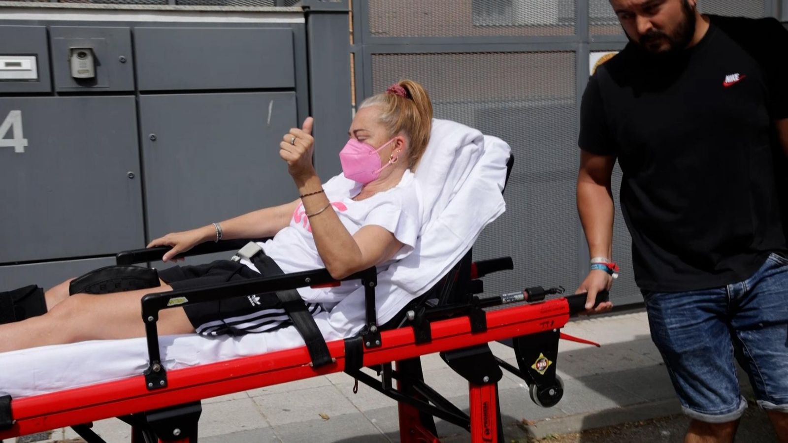 Belén Esteban de camino al hospital