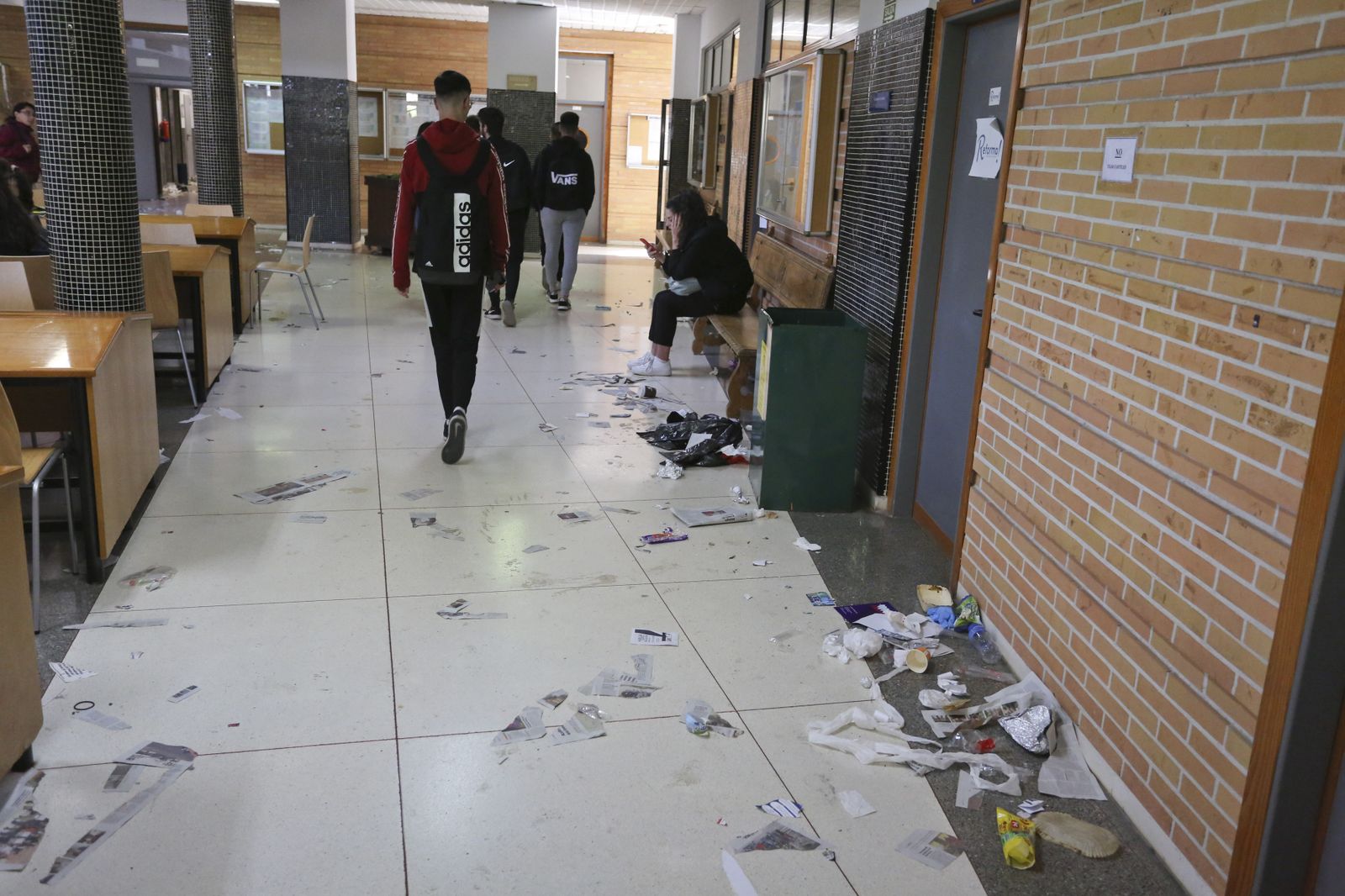 Así están las facultades de la UMA el segundo día de huelga de limpieza