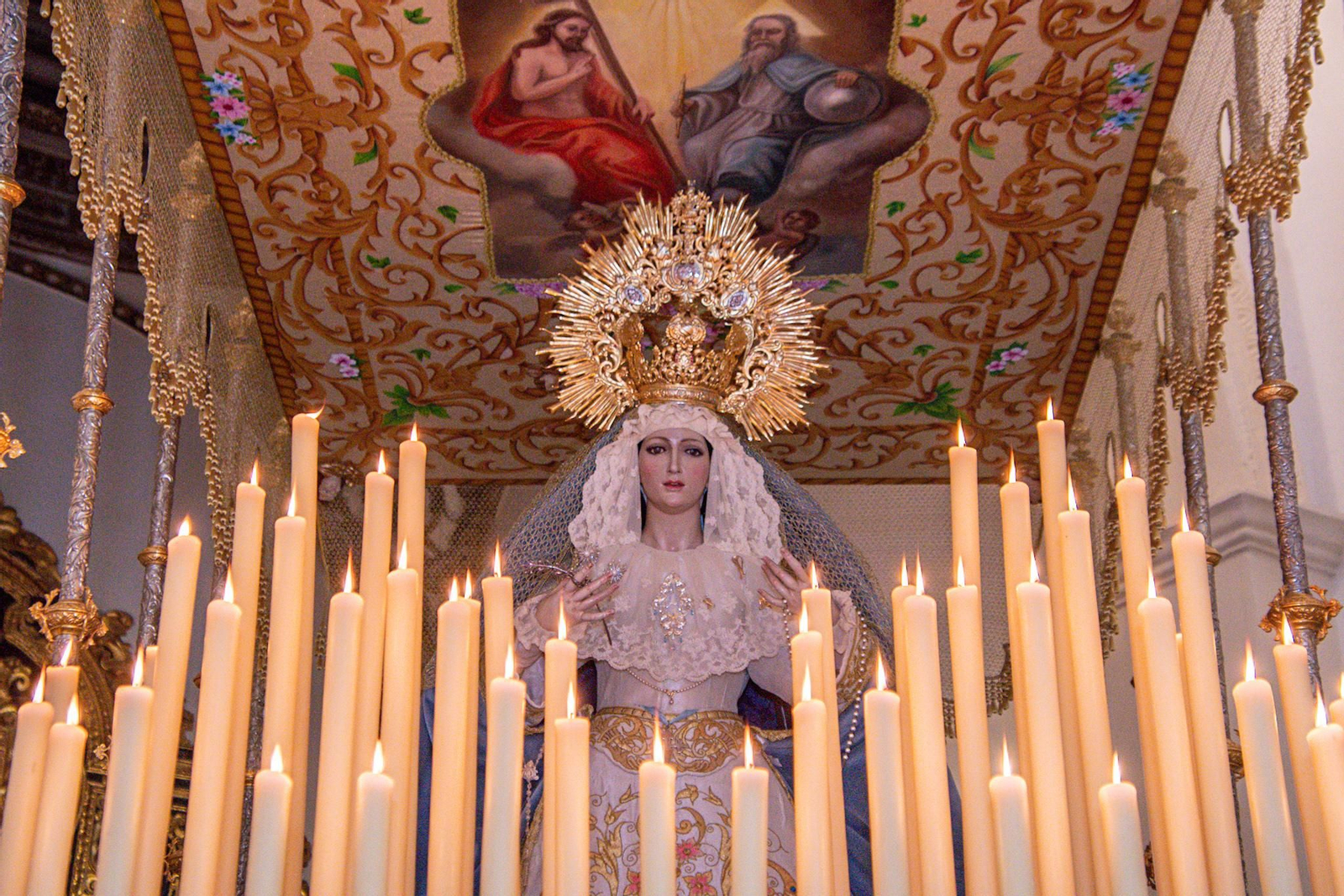 Domingo de Resurrección en Montilla: el Resucitado se queda en la parroquia de Santiago Apóstol