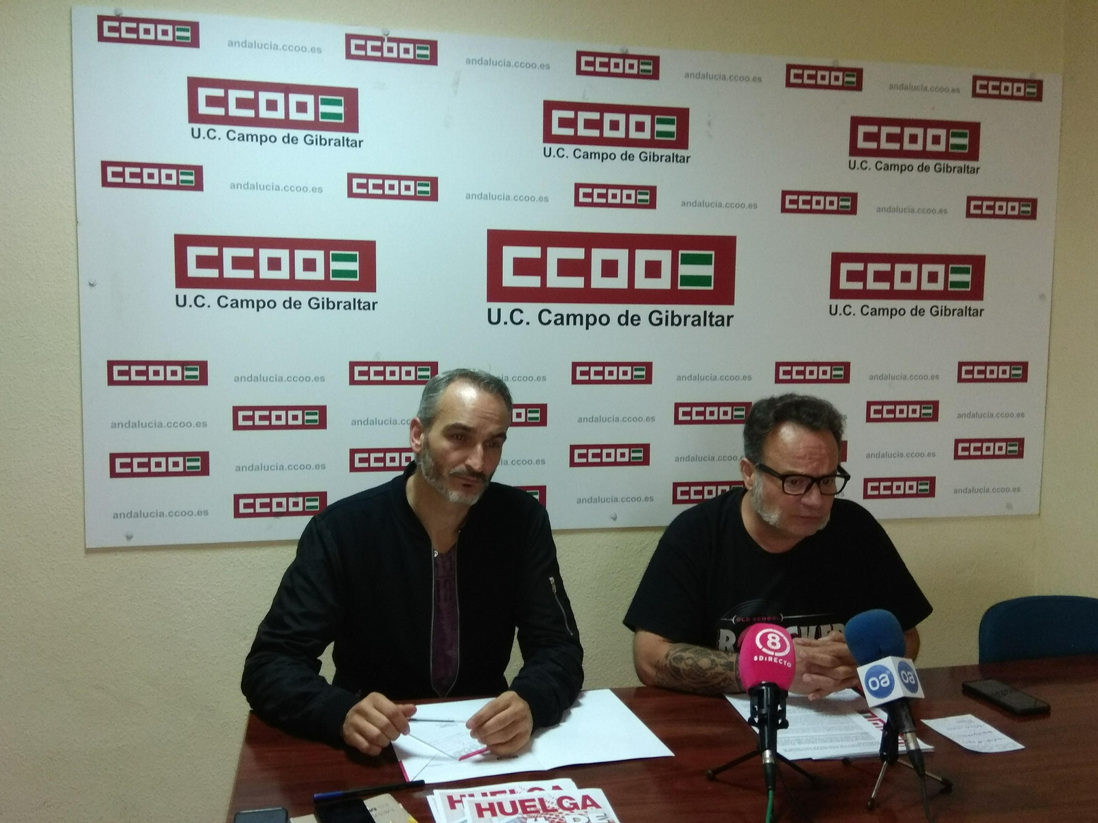 Los responsables de CCOO Educación Santiago Acha y Sebastián Alcón