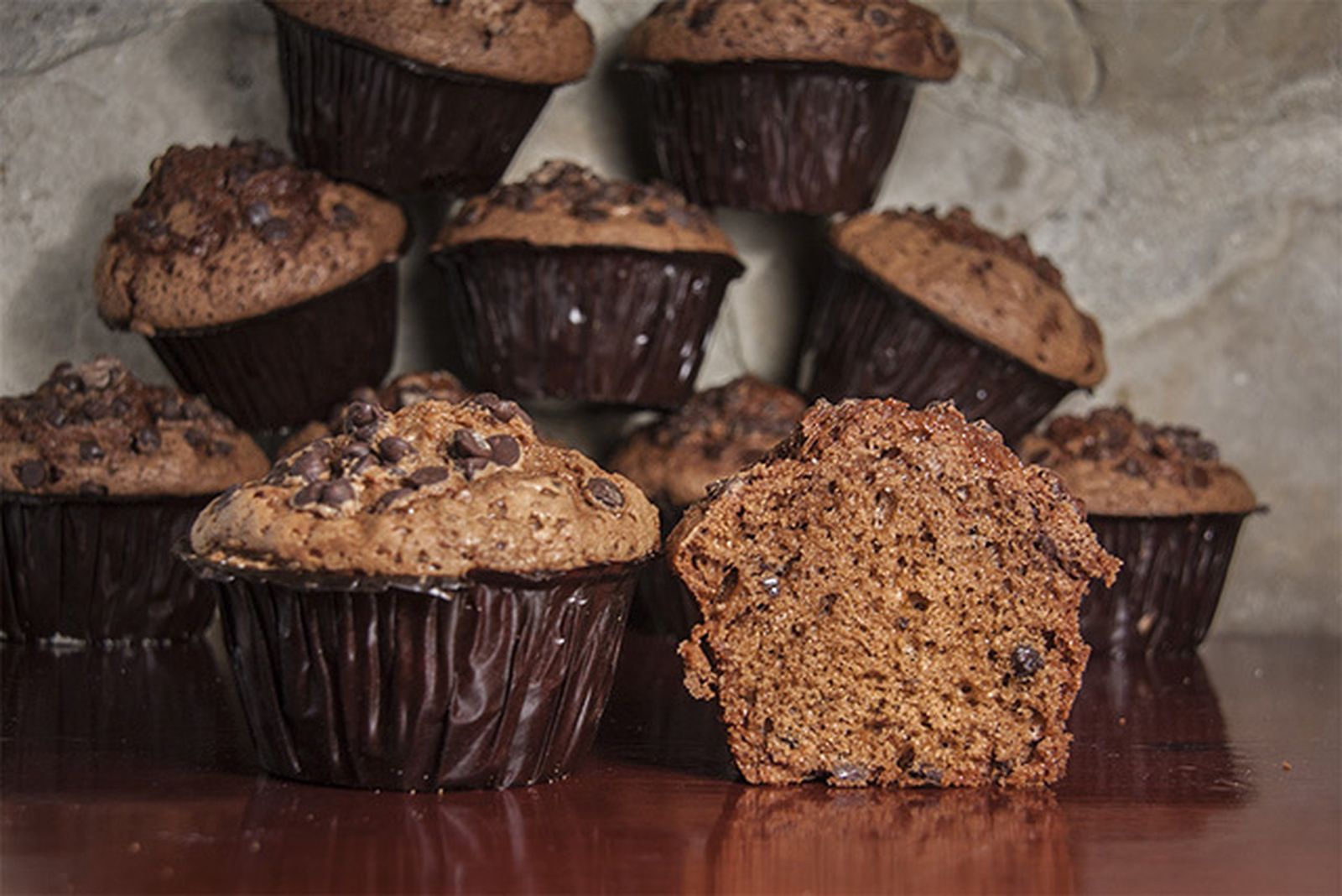 Magdalenas de aceite de oliva virgen y cacao.