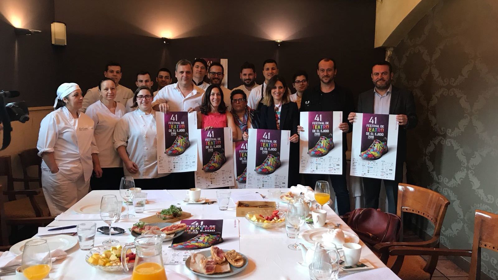 Equipo que trabajará en el Teatro Comestible.