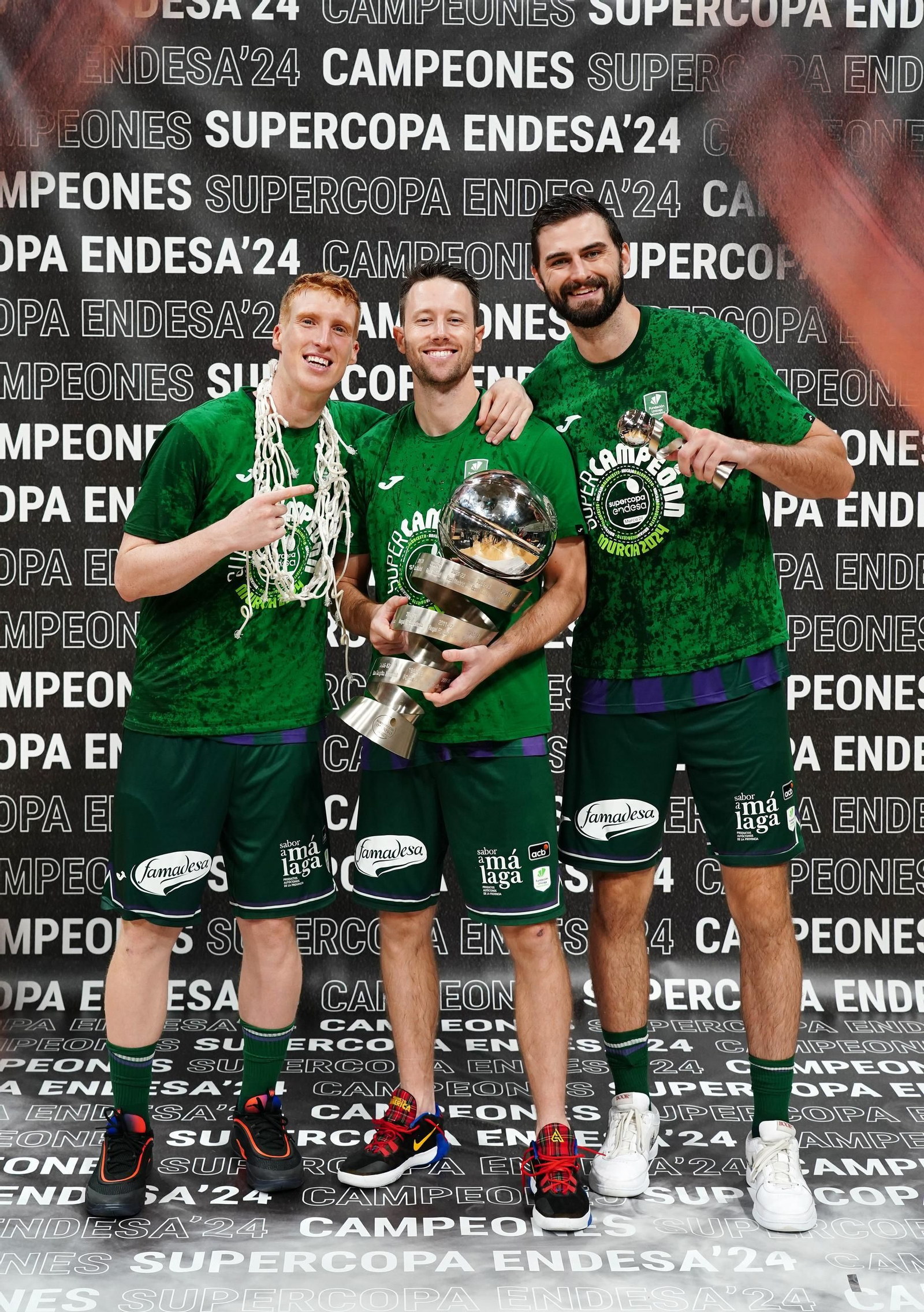 La sesión de fotos de los supercampeones de la ACB