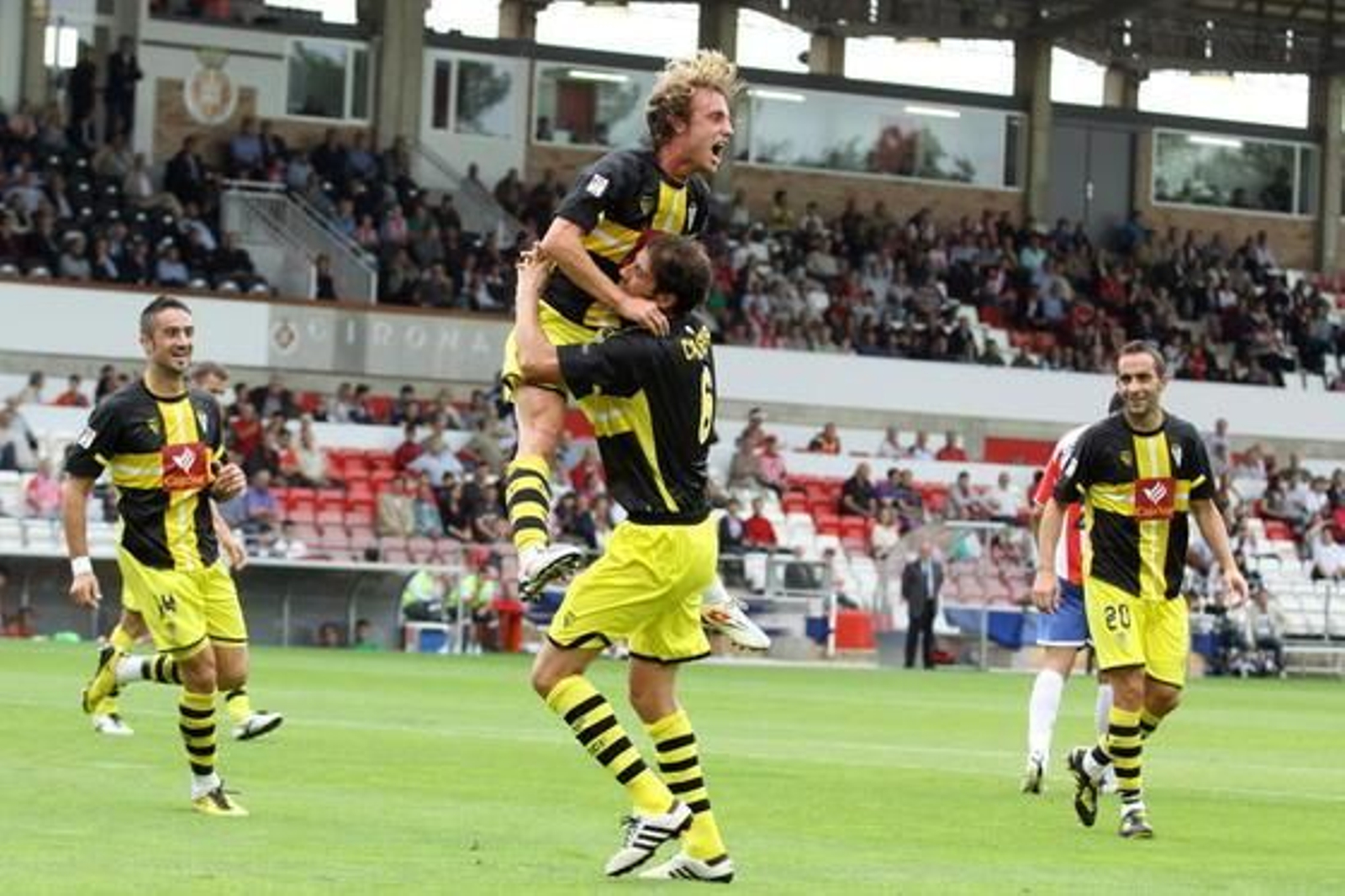 El Córdoba cierra la temporada con un derrota en Girona. / LOF