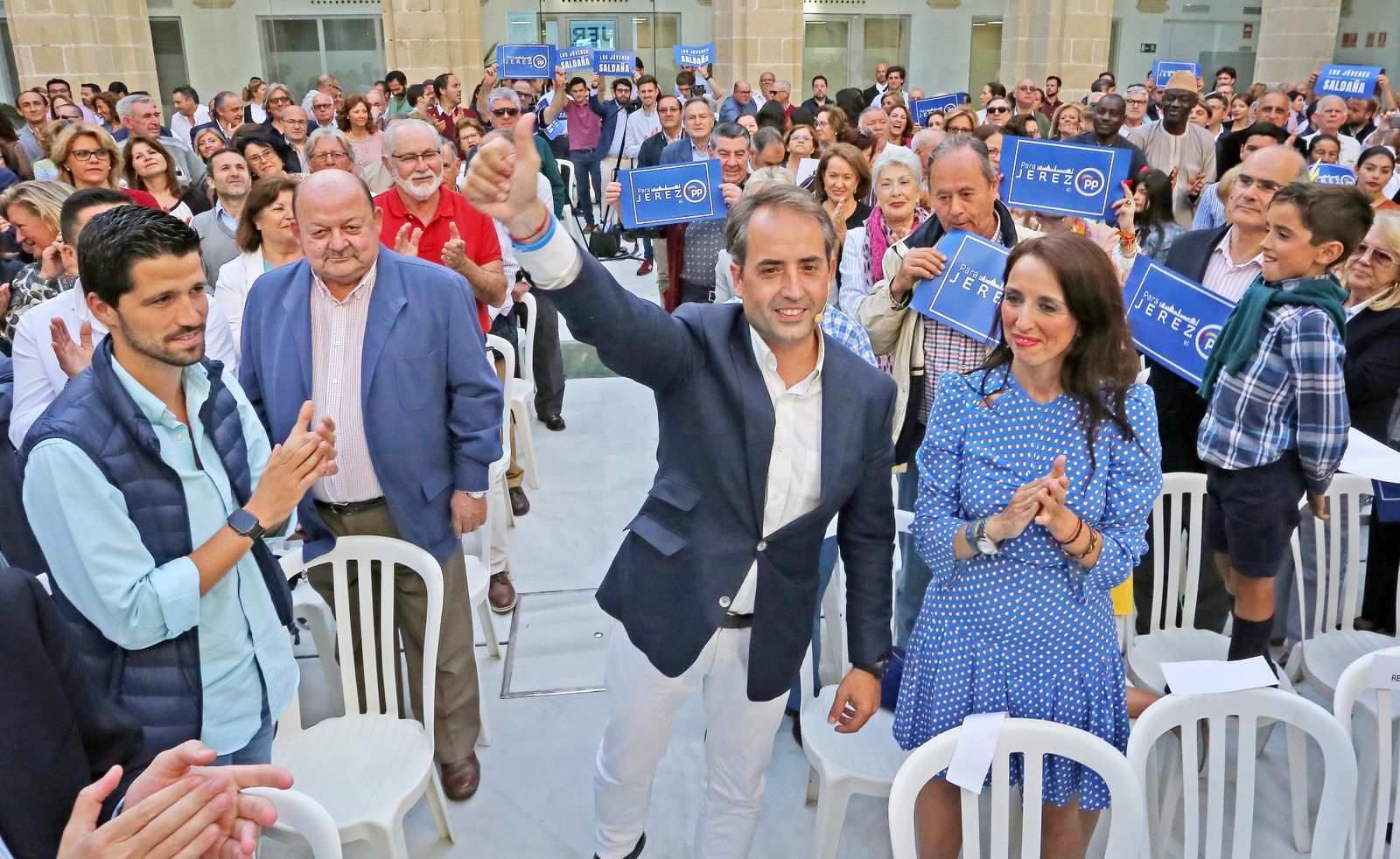 Presentación  del candidato del PP Antonio Saldaña