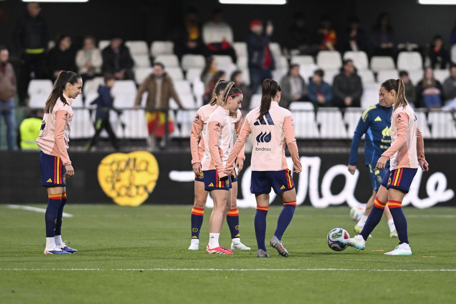 Las fotos del España-Islandia de fútbol femenino
