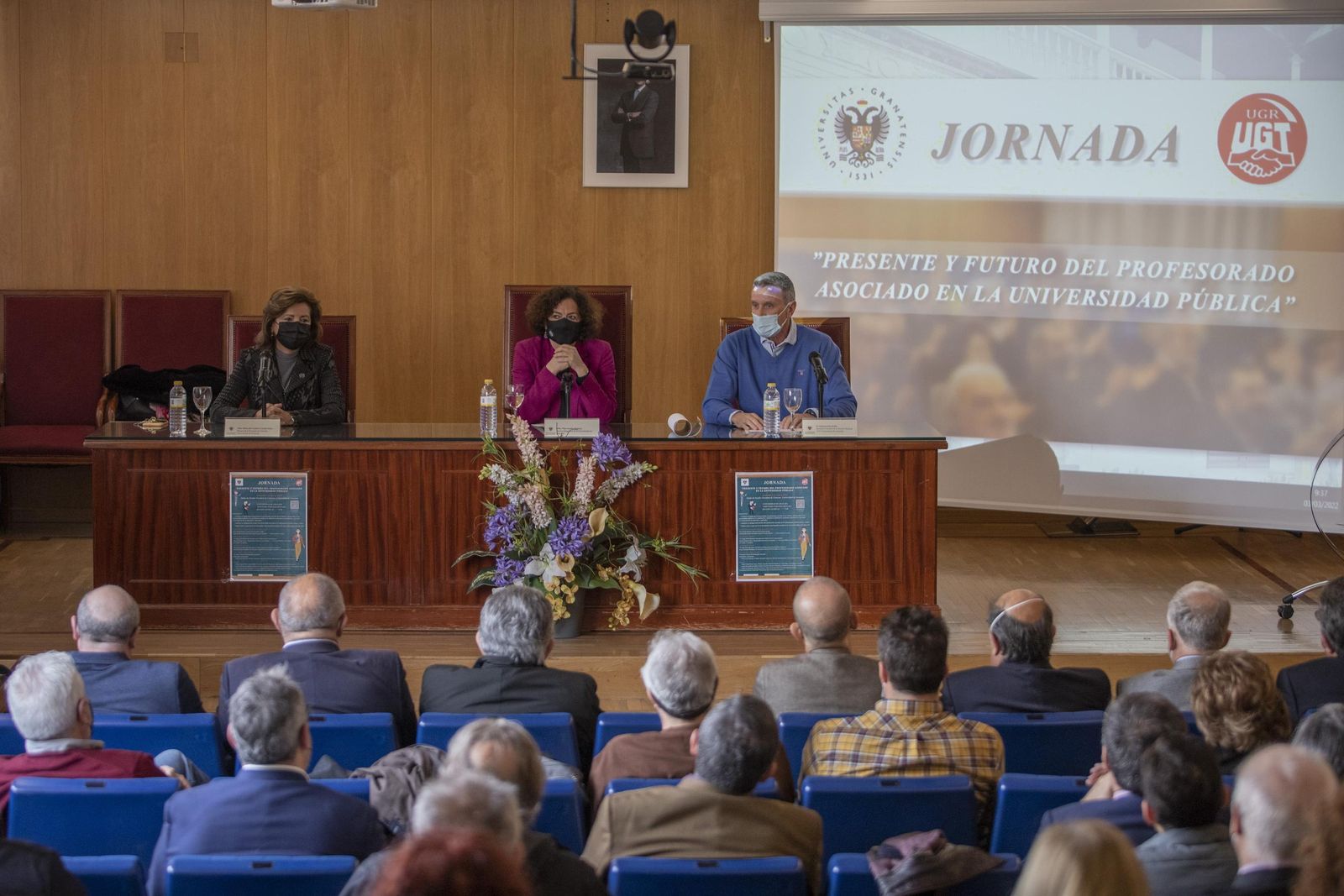 La decana de Ciencias, Carmen Carrión, la rectora, Pilar Aranda, y el secretario general de UGT UGR, Antonio Oña.