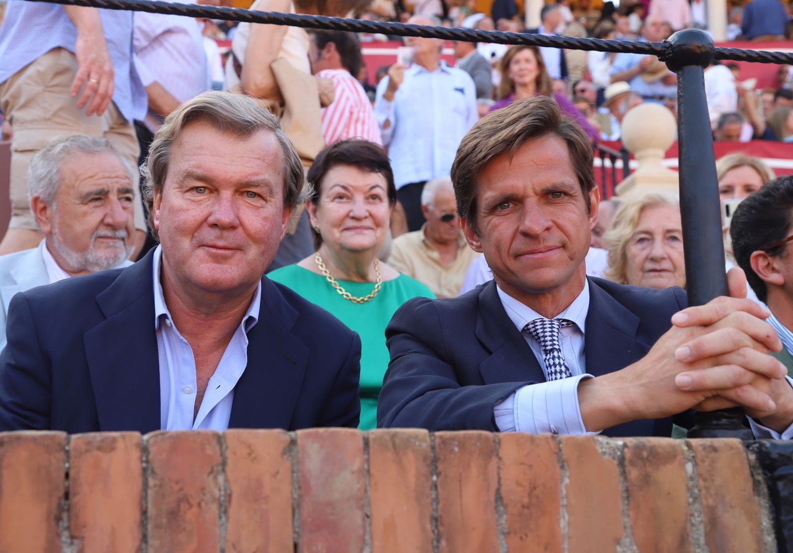 Ambiente en la Puerta del Príncipe en la corrida de Morante de la Puebla, Cayetano y Ginés Marín