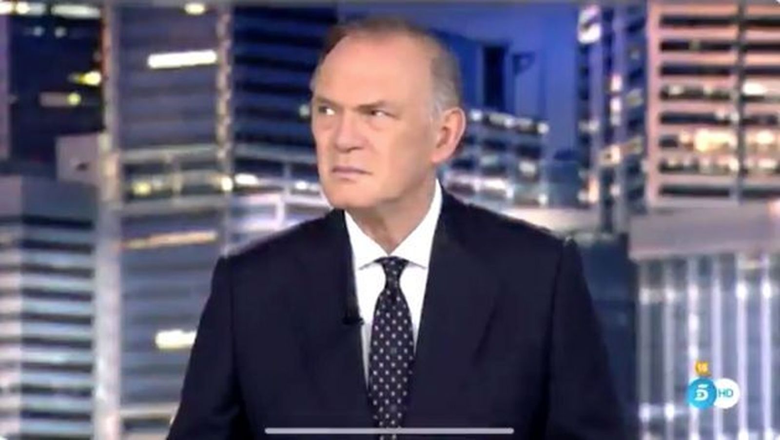 Captura de pantalla del inicio del informativo nocturno de Telecinco este lunes