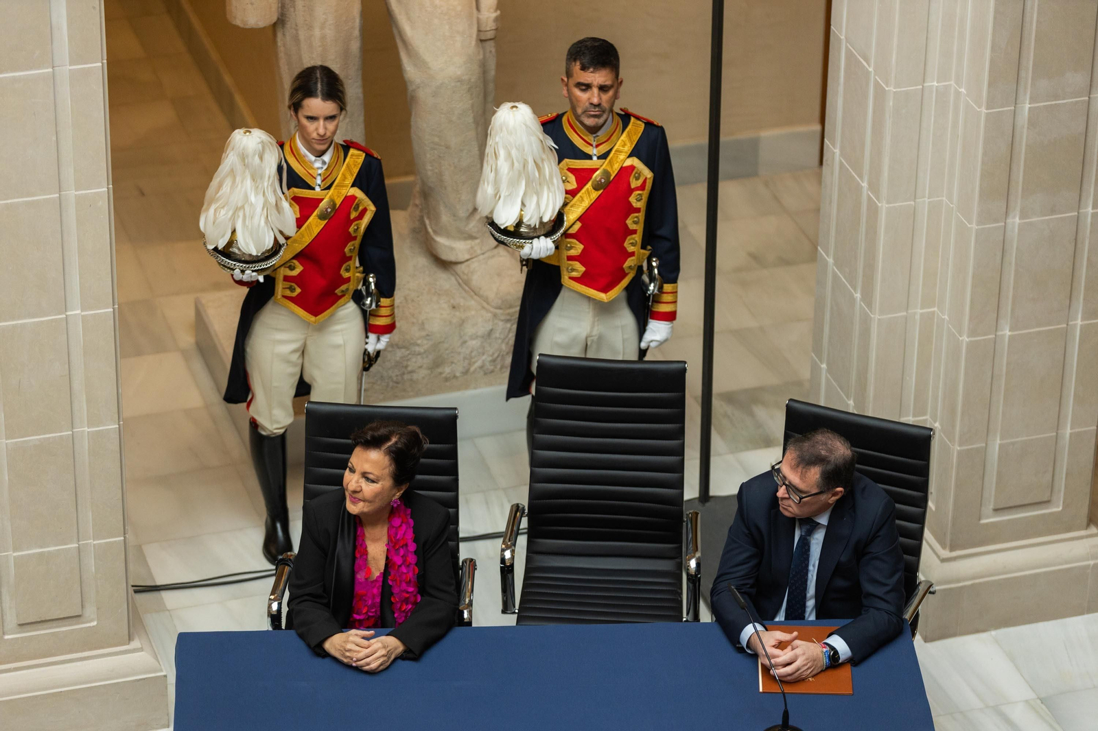 Carmen Linares es distinguida como hija predilecta